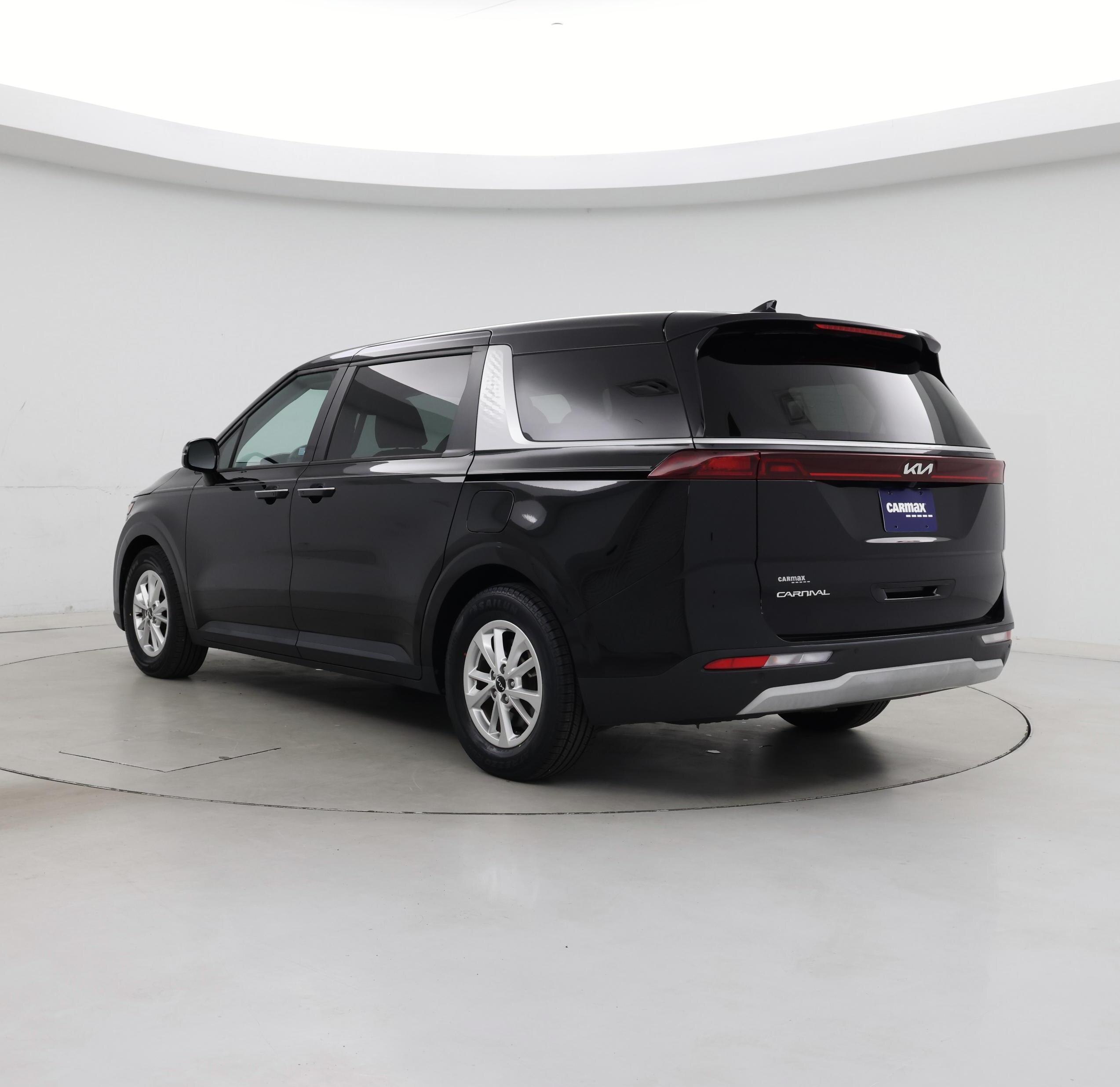 Thumbnail: 2023 Kia Carnival - 2