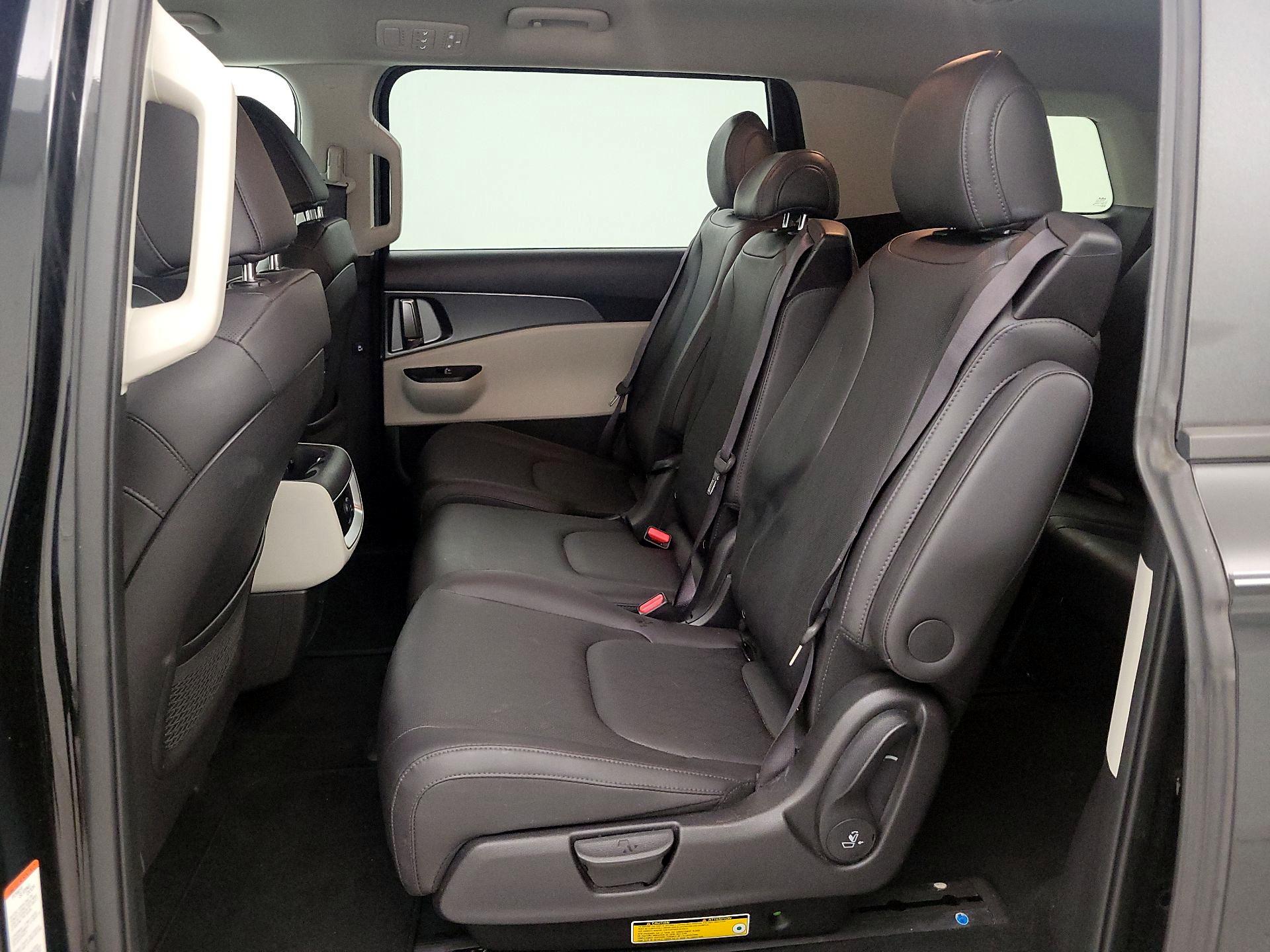 Thumbnail: 2023 Kia Carnival - 19