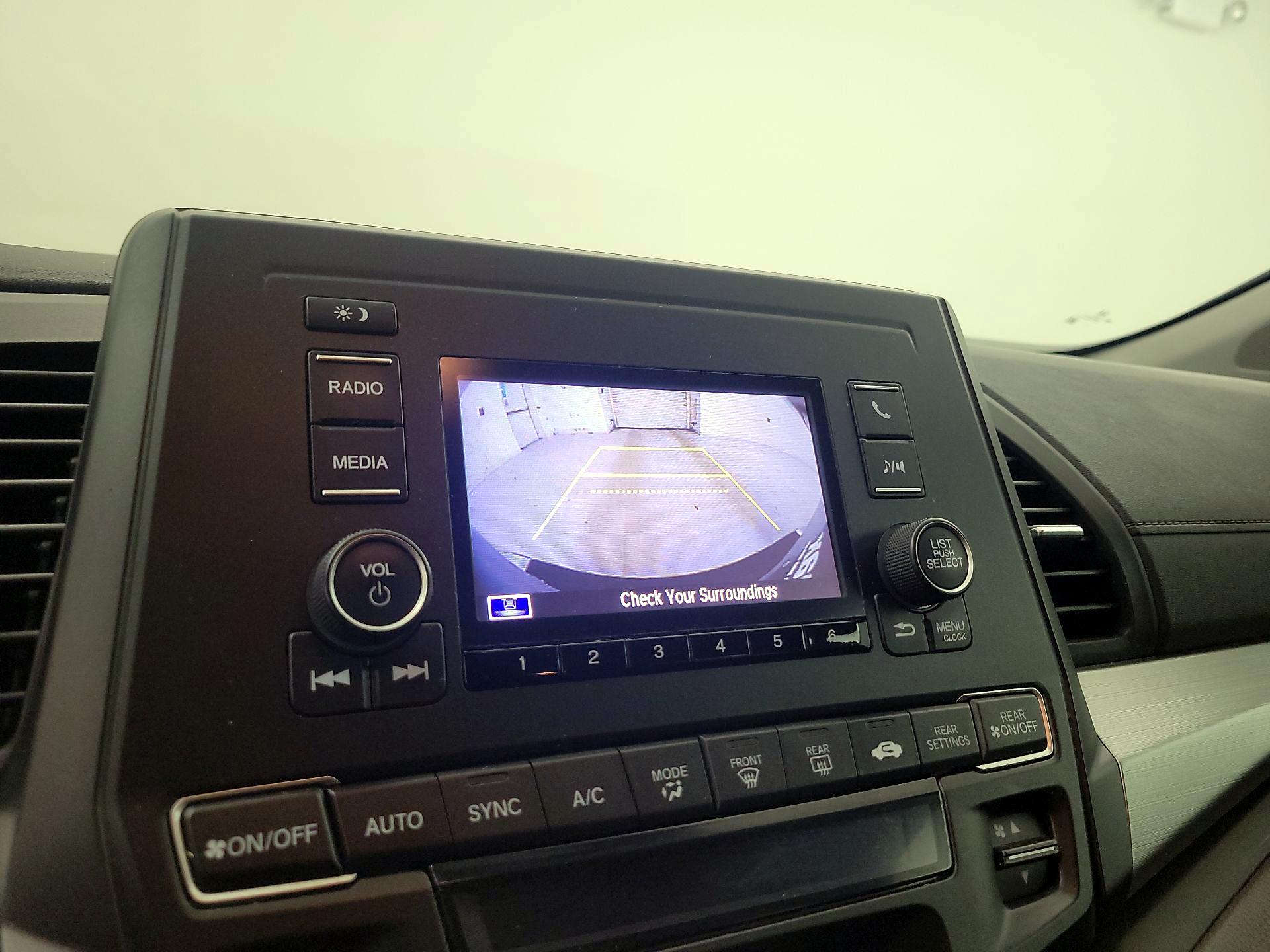 Thumbnail: 2019 Honda Odyssey - 14