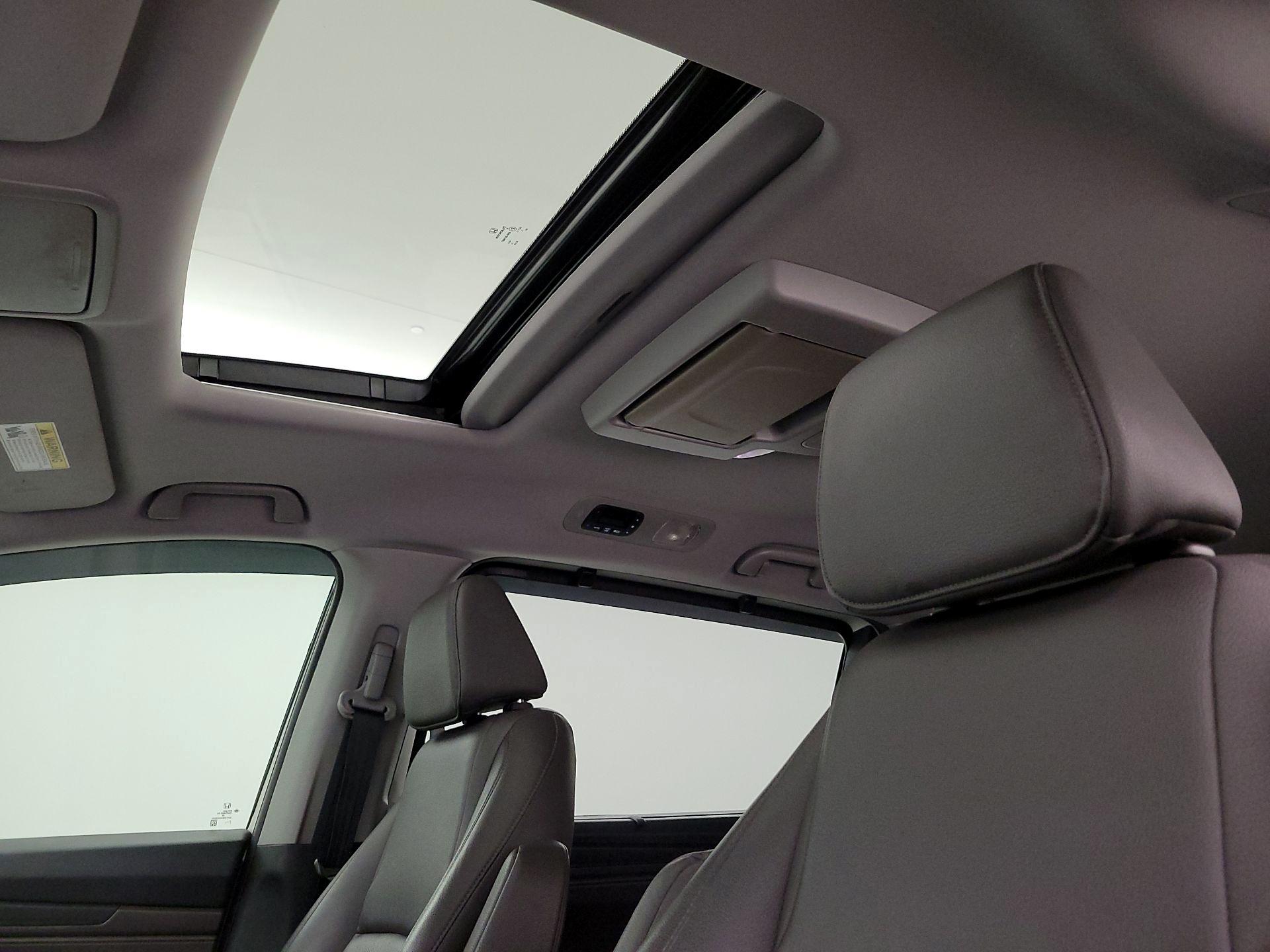 Thumbnail: 2018 Honda Odyssey - 20