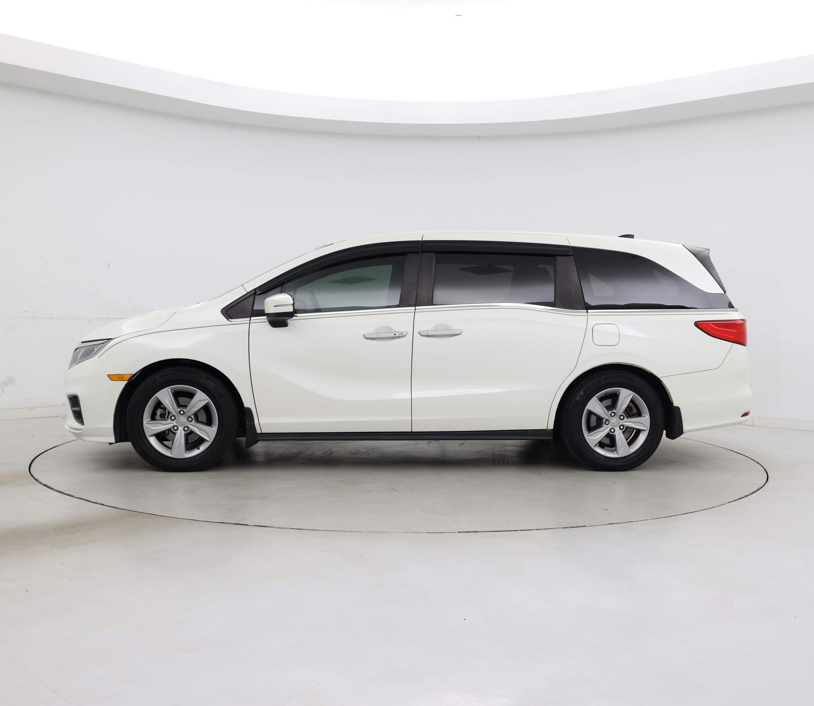 Thumbnail: 2018 Honda Odyssey - 3