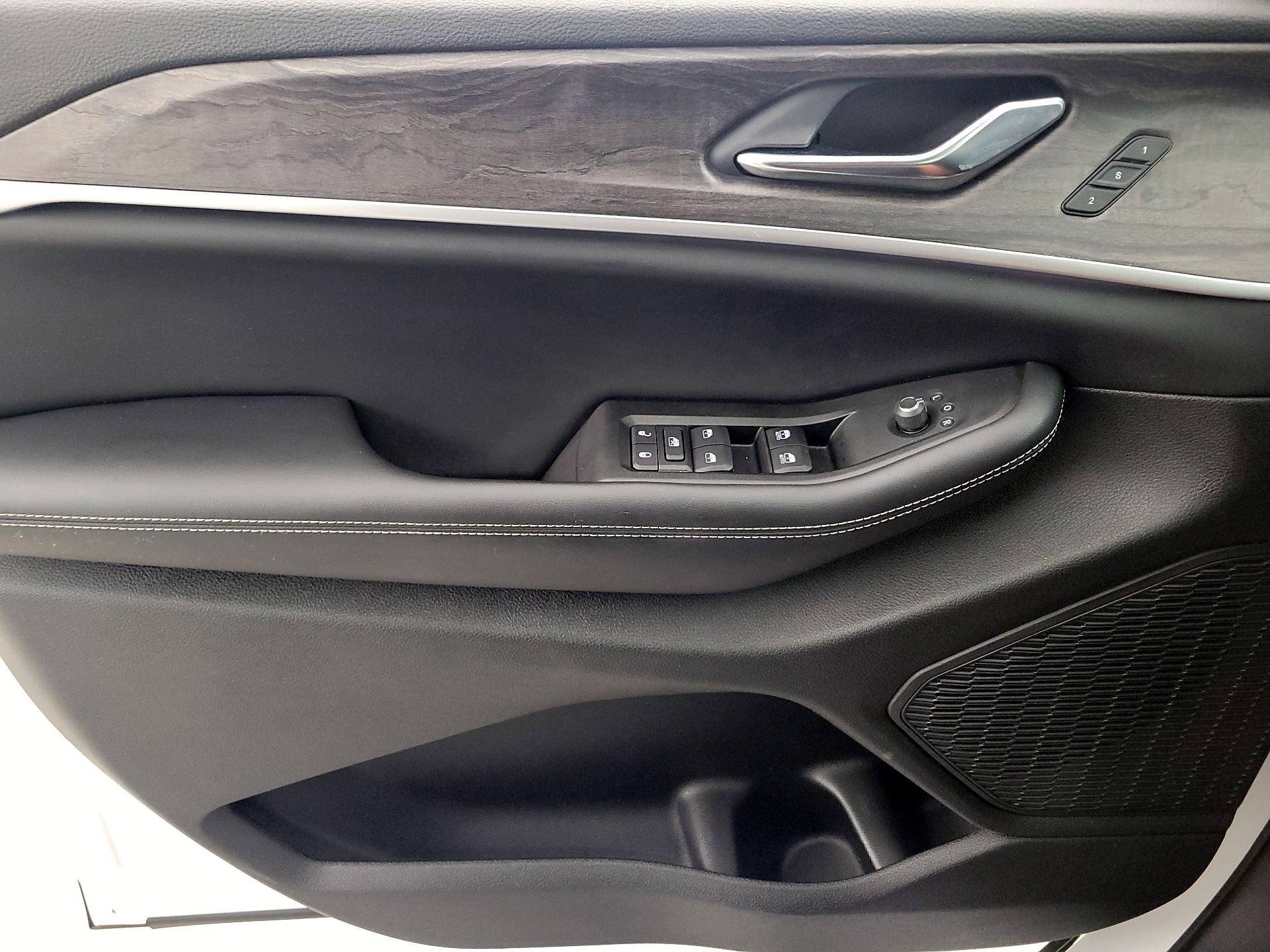 Thumbnail: 2024 Jeep Grand Cherokee - 12