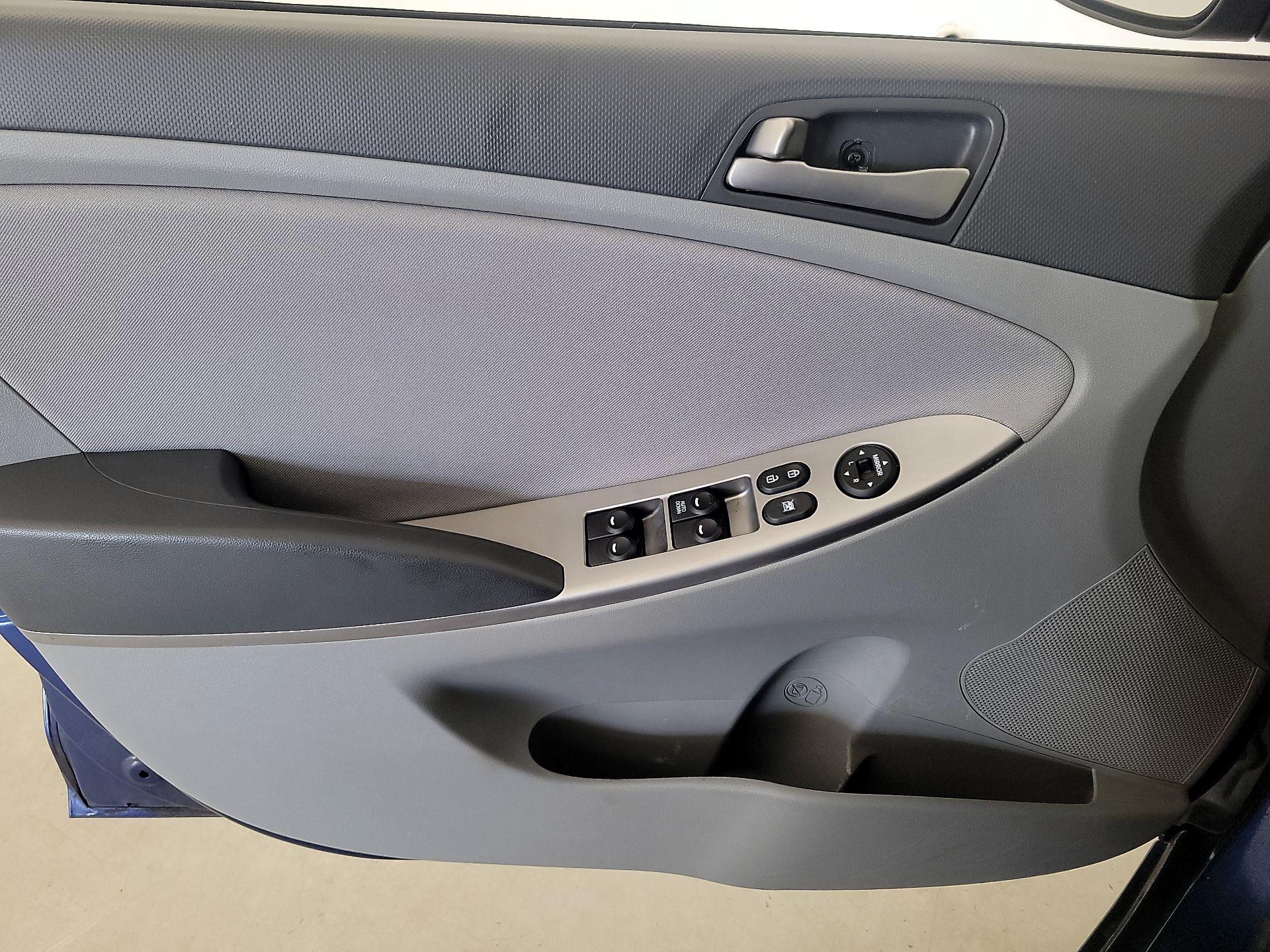 Thumbnail: 2016 Hyundai Accent - 12