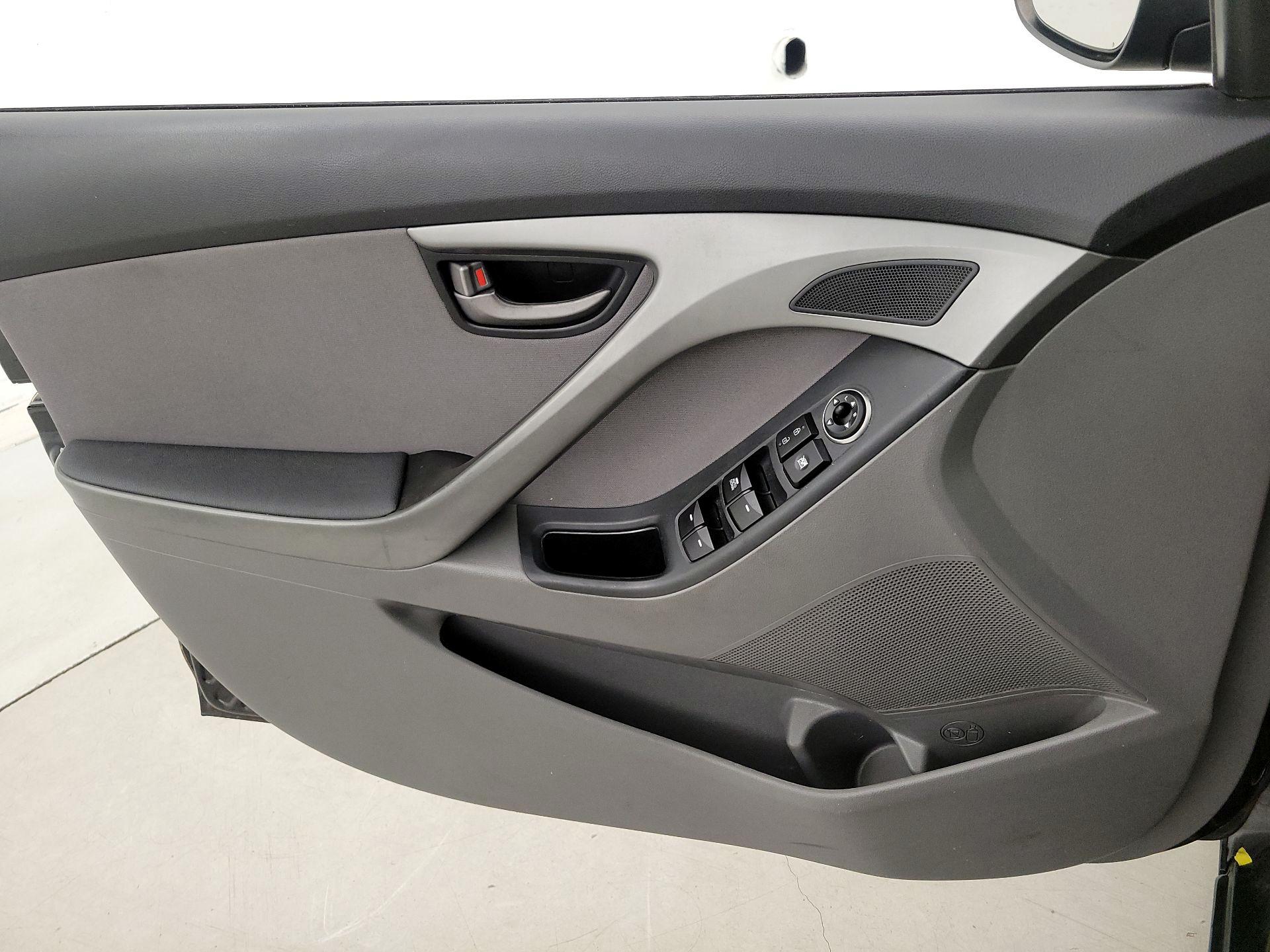 Thumbnail: 2014 Hyundai Elantra - 12