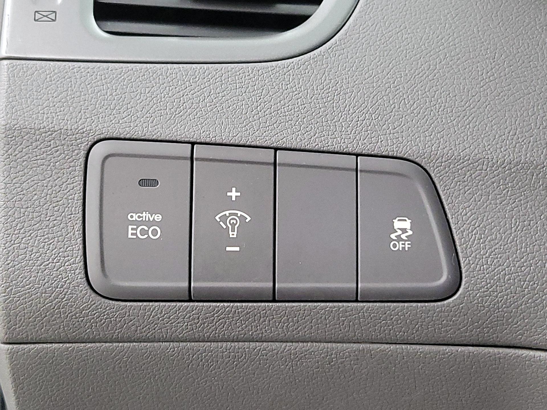 Thumbnail: 2014 Hyundai Elantra - 13