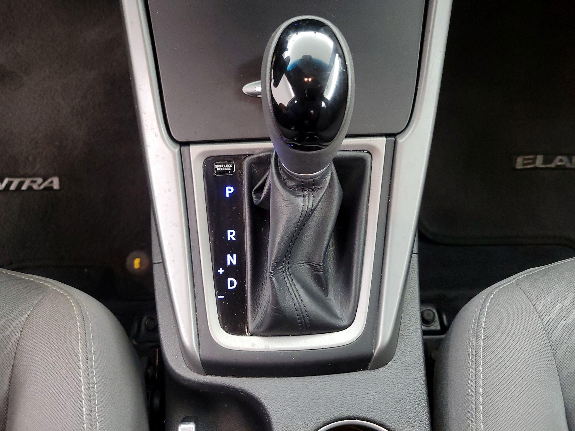Thumbnail: 2014 Hyundai Elantra - 17