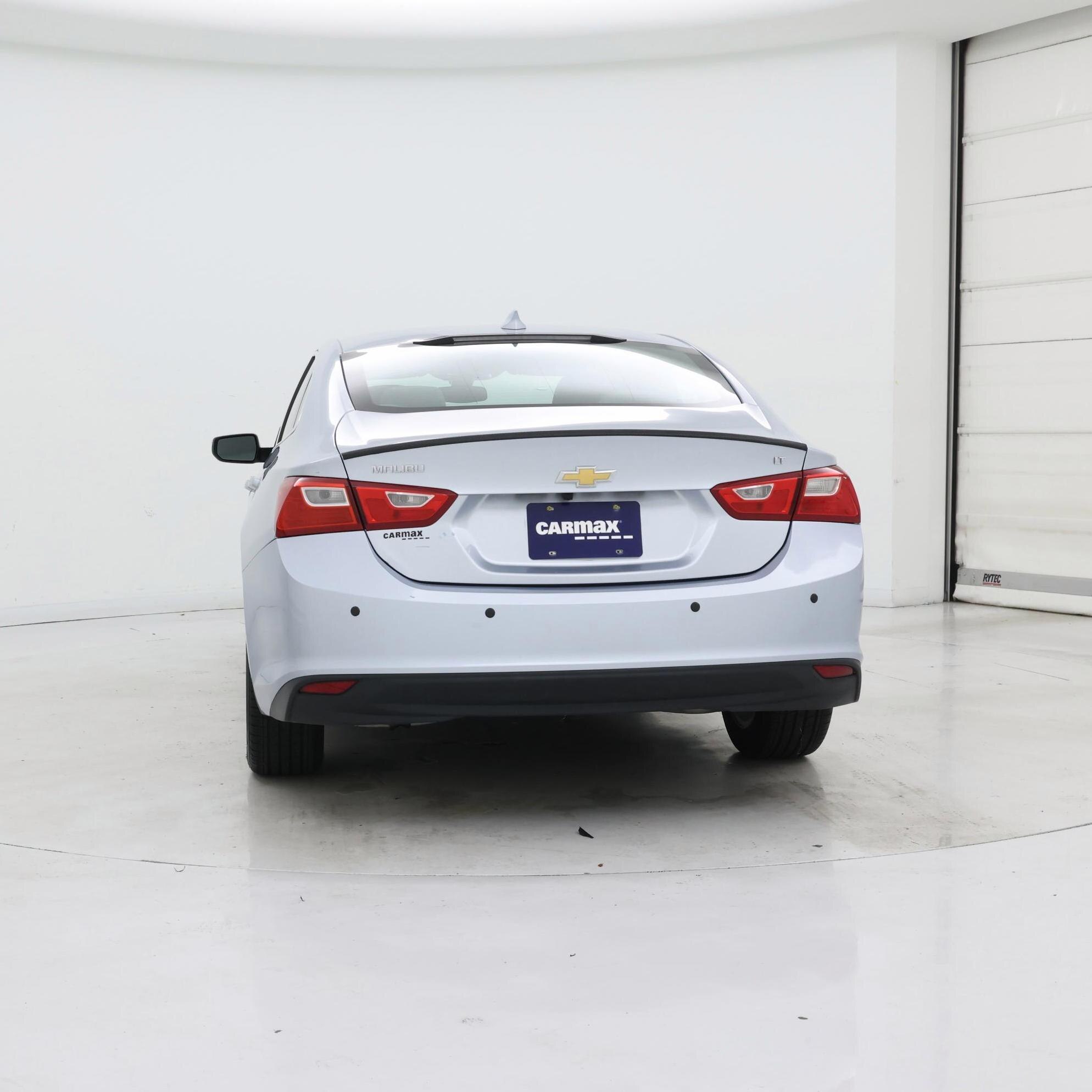 Thumbnail: 2017 Chevrolet Malibu - 6