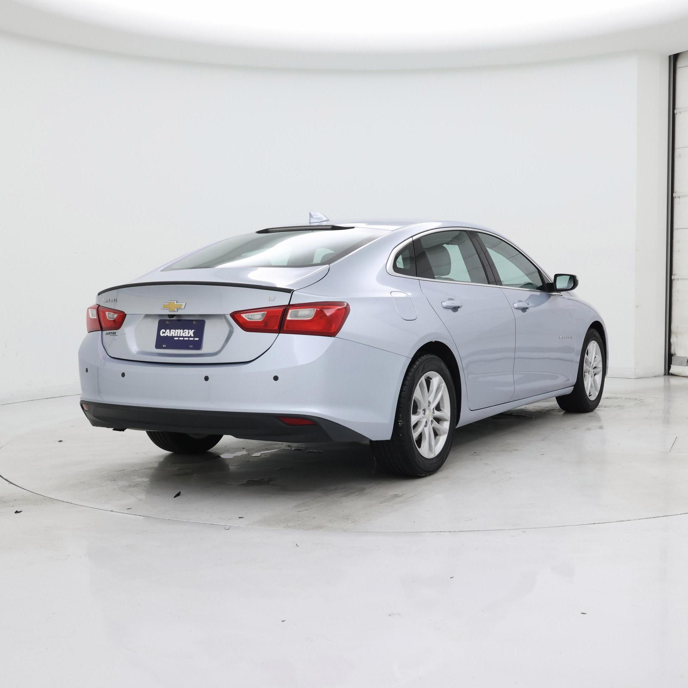 Thumbnail: 2017 Chevrolet Malibu - 8
