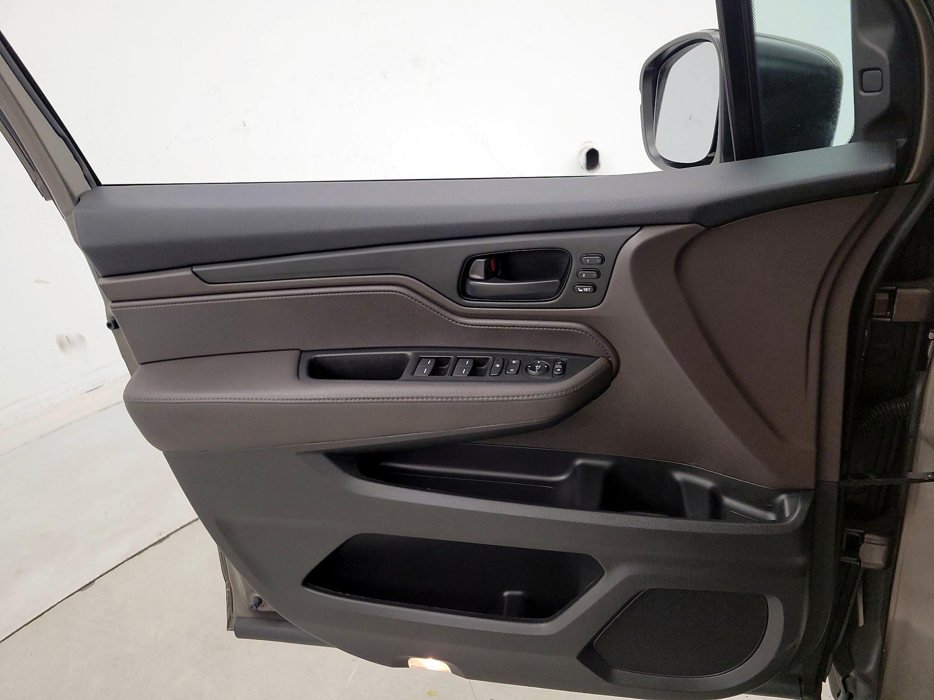 Thumbnail: 2019 Honda Odyssey - 12