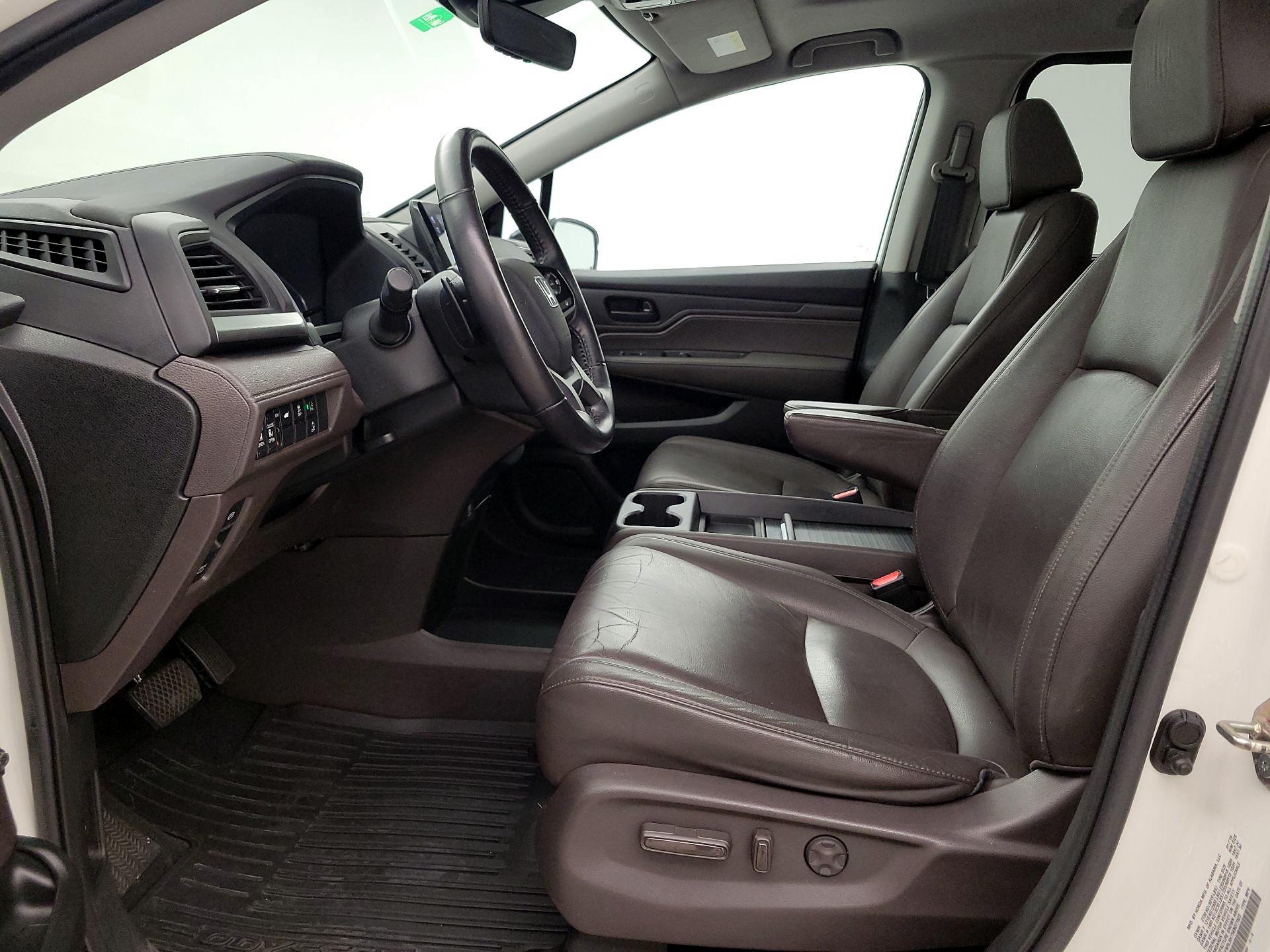 Thumbnail: 2019 Honda Odyssey - 11