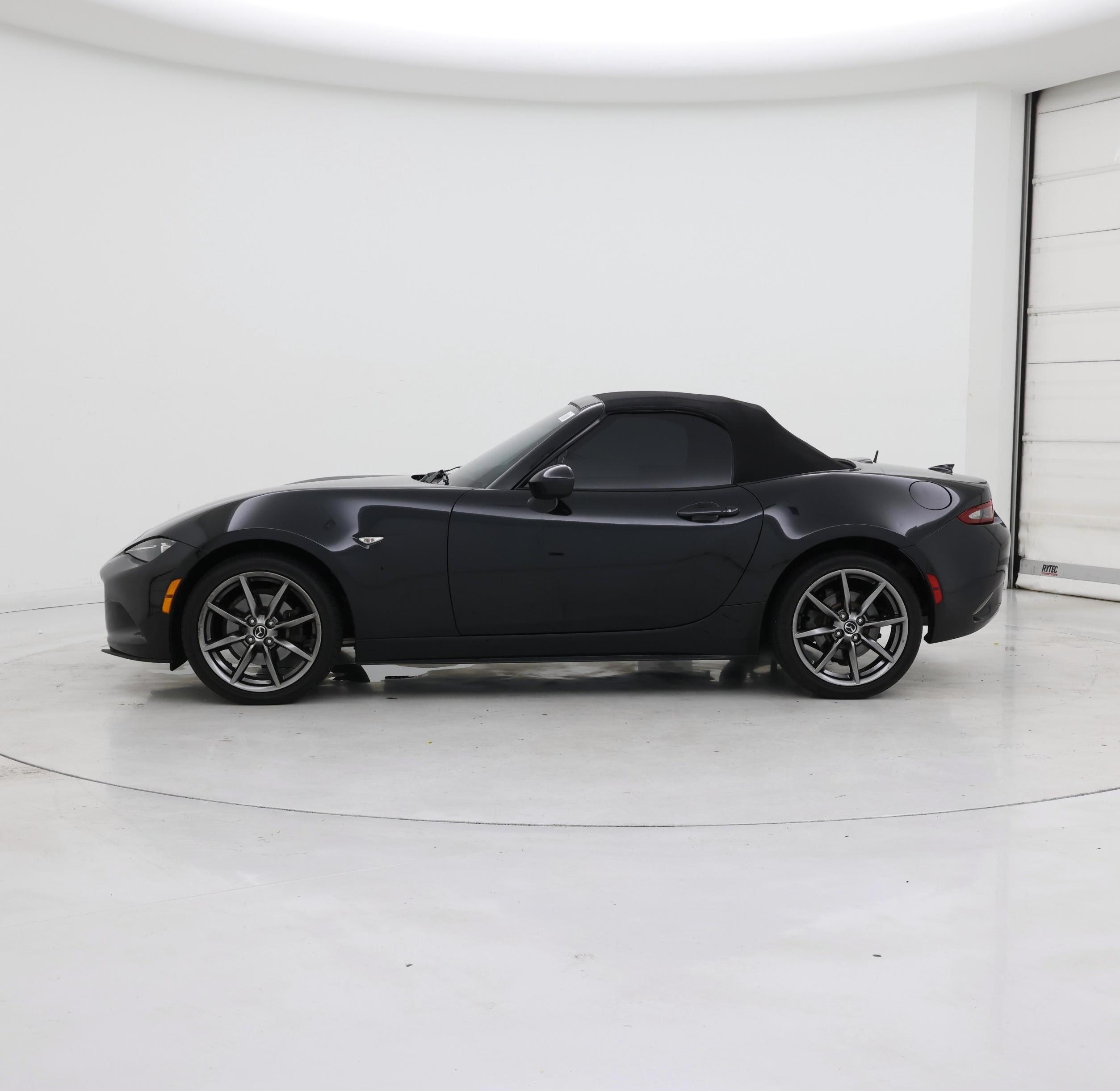 Thumbnail: 2016 Mazda MX-5 Miata - 3
