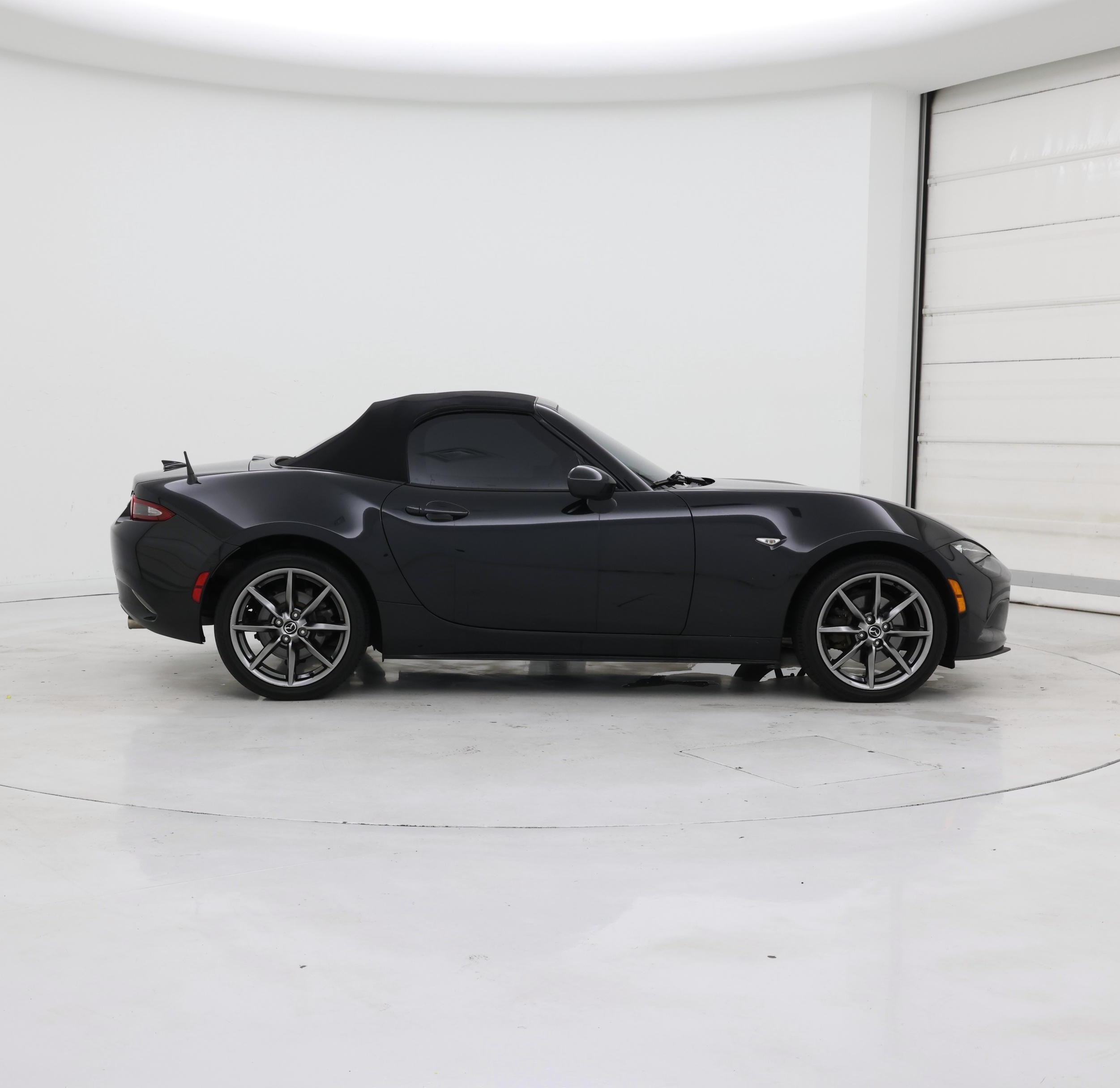 Thumbnail: 2016 Mazda MX-5 Miata - 7