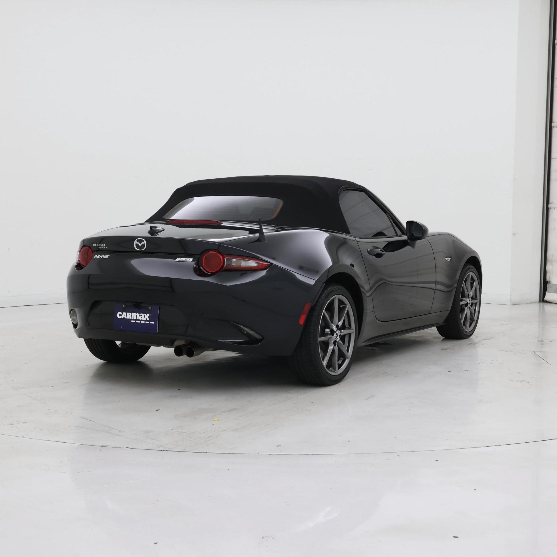 Thumbnail: 2016 Mazda MX-5 Miata - 8