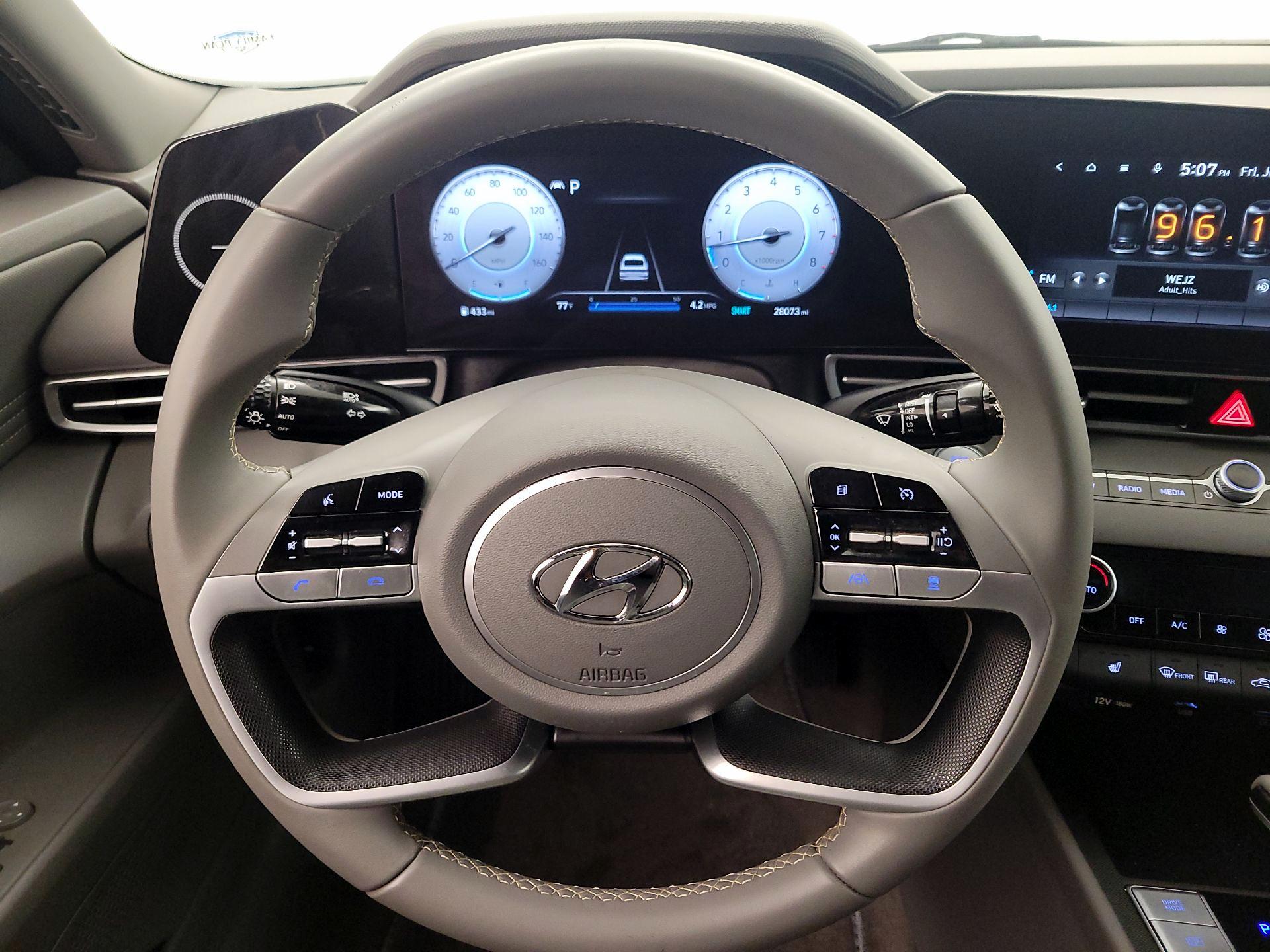 Thumbnail: 2023 Hyundai Elantra - 10