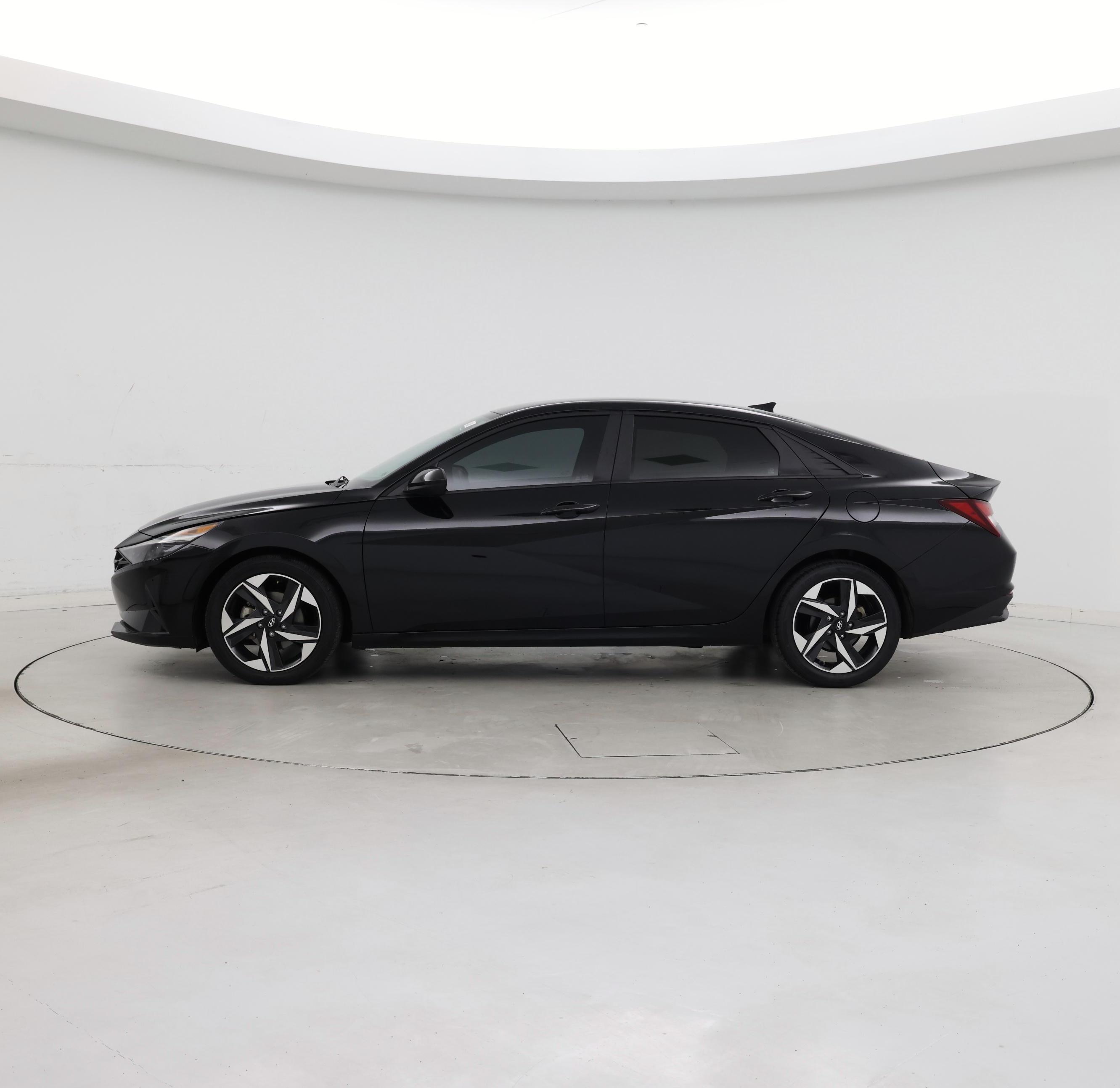 Thumbnail: 2023 Hyundai Elantra - 3