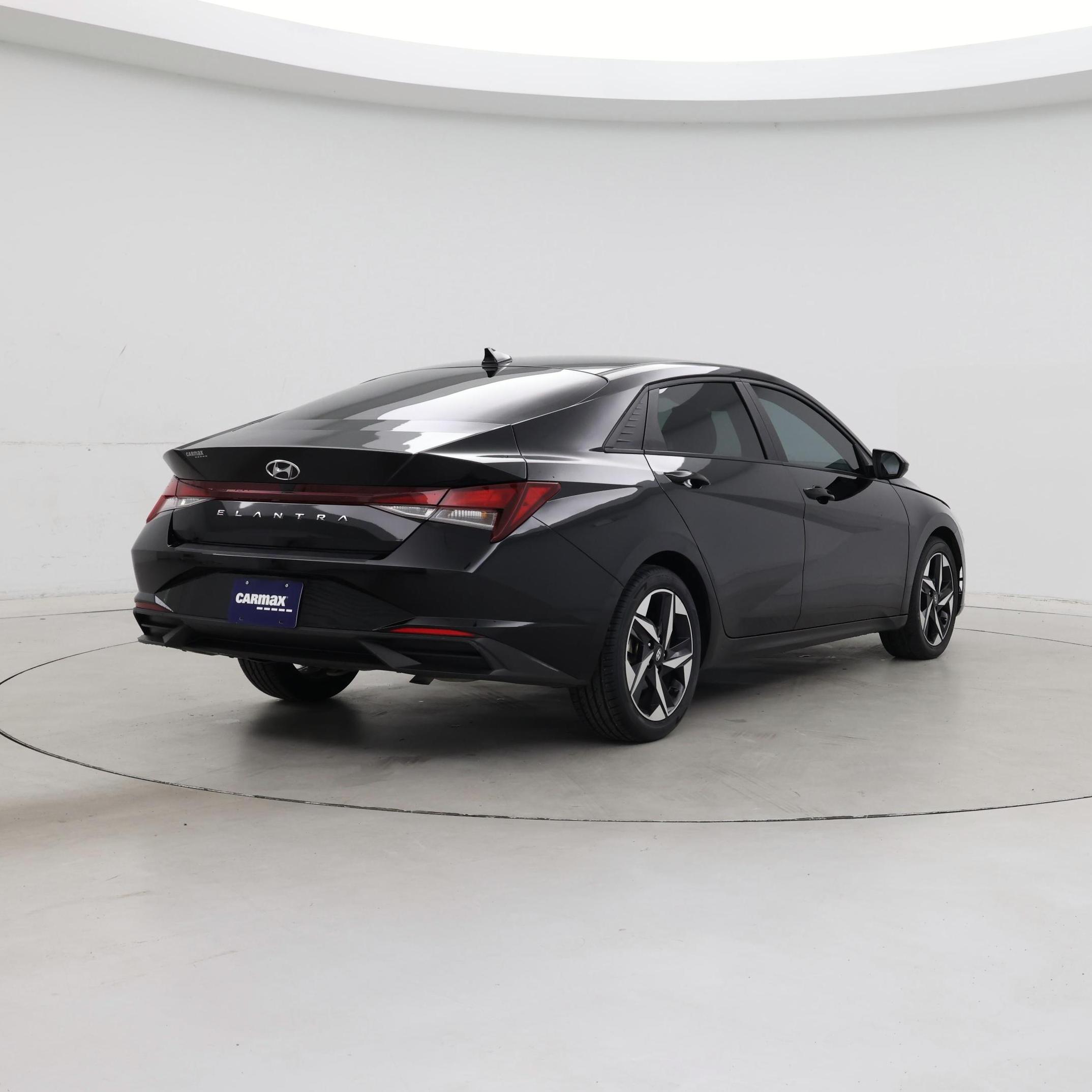 Thumbnail: 2023 Hyundai Elantra - 8
