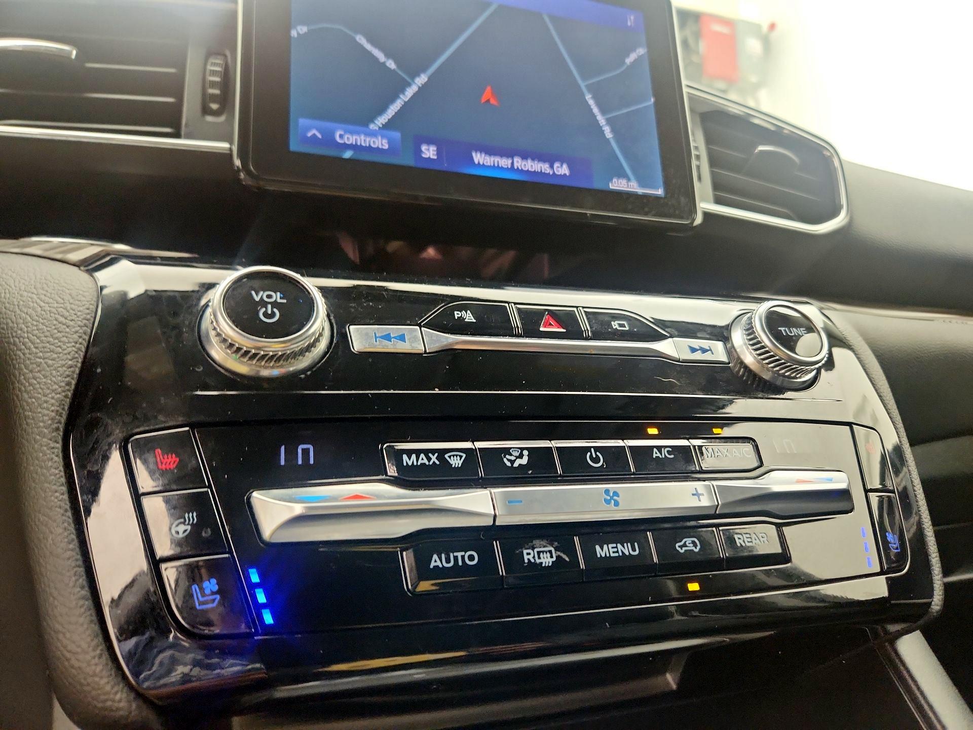 Thumbnail: 2021 Ford Explorer - 17