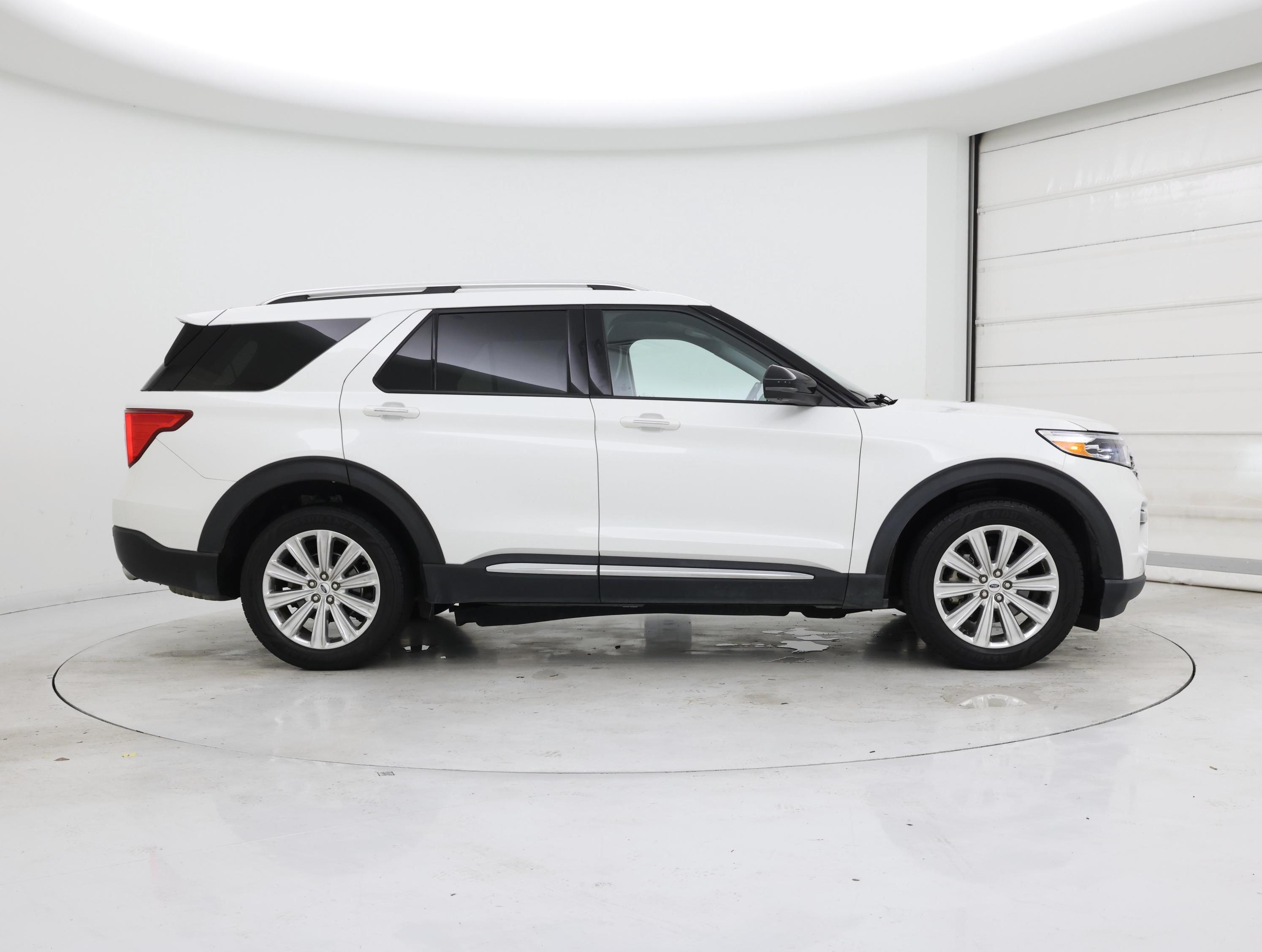 Thumbnail: 2021 Ford Explorer - 7