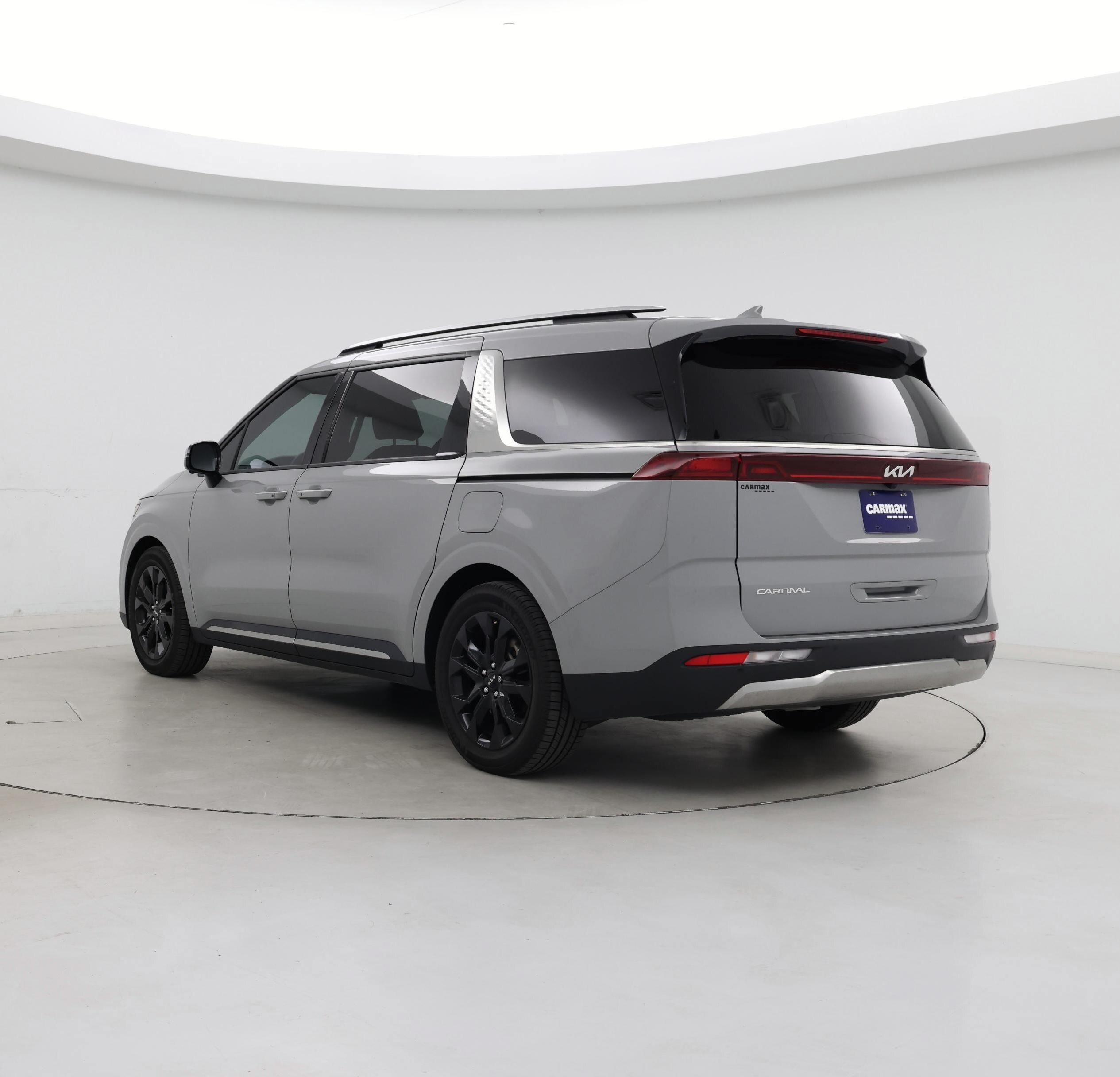 Thumbnail: 2023 Kia Carnival - 2