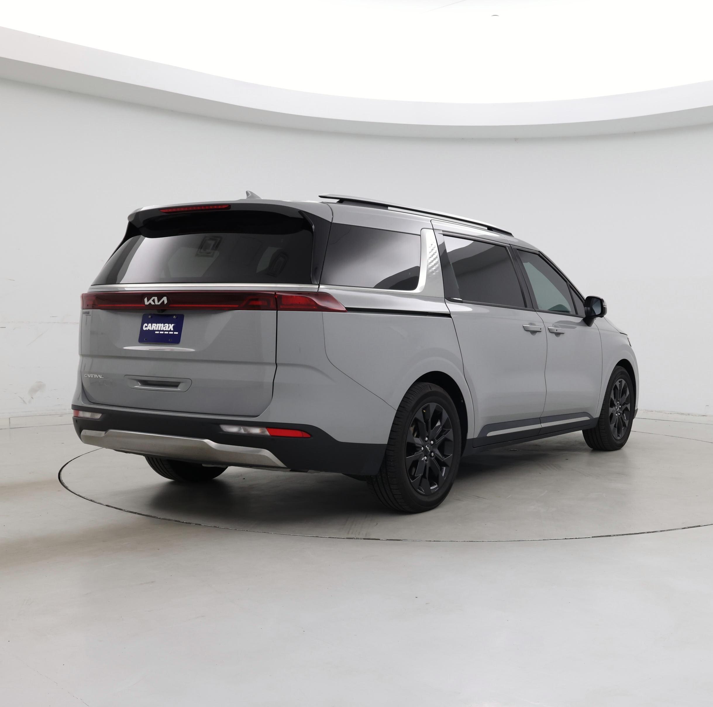 Thumbnail: 2023 Kia Carnival - 8