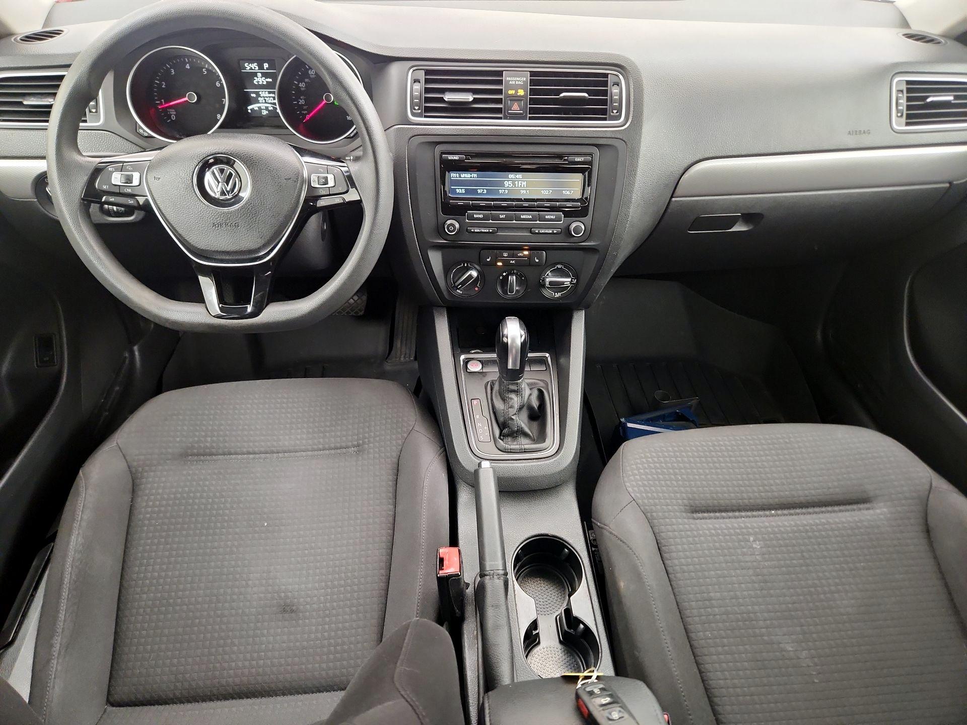 Thumbnail: 2015 Volkswagen Jetta - 9