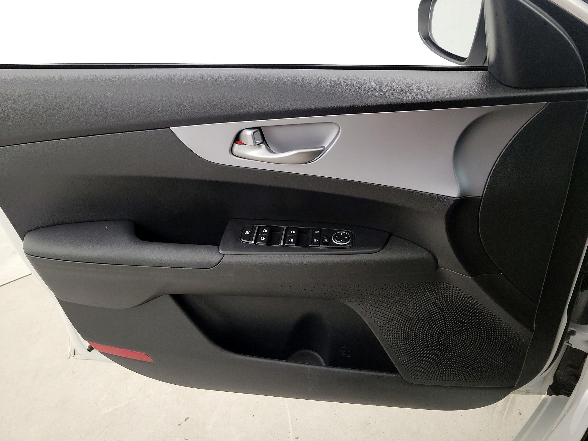 Thumbnail: 2024 Kia Forte - 12