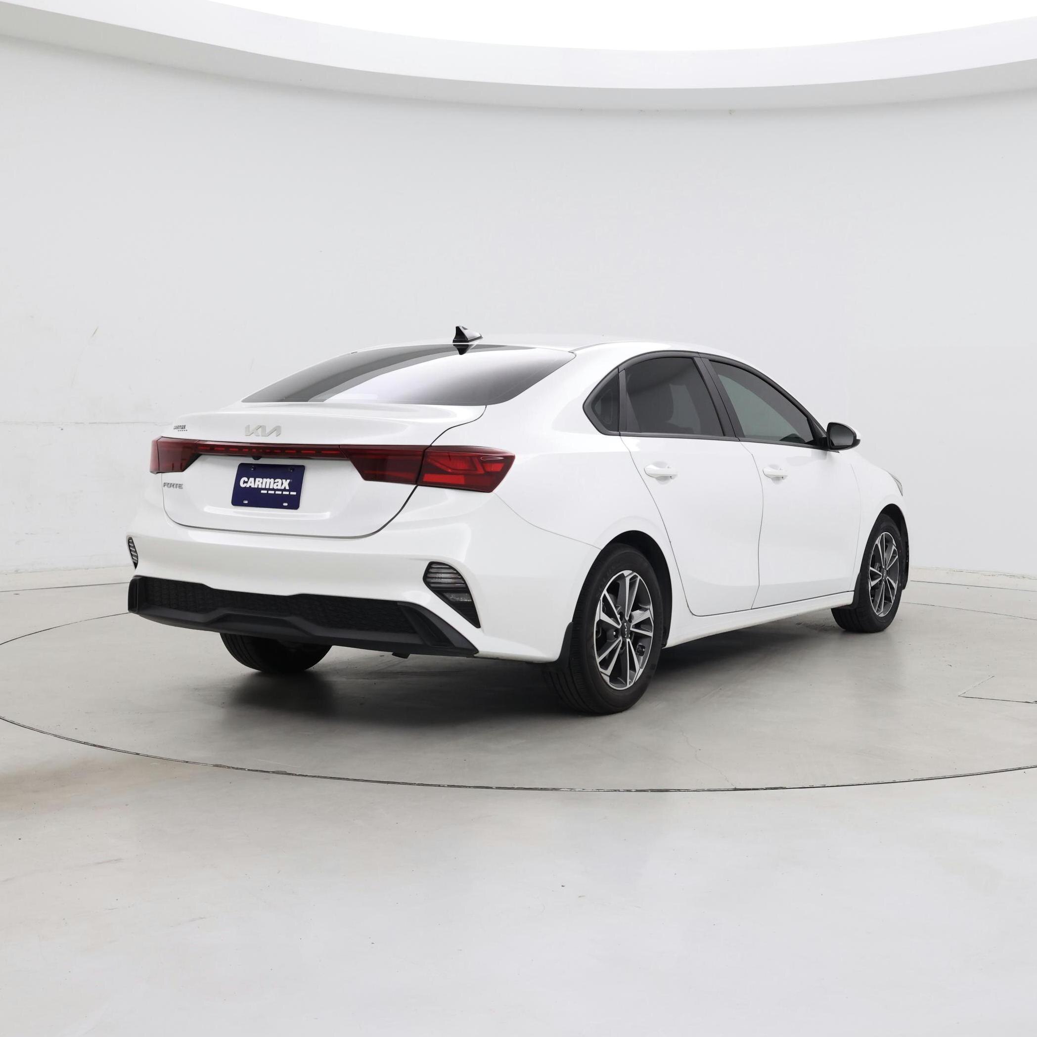 Thumbnail: 2024 Kia Forte - 8