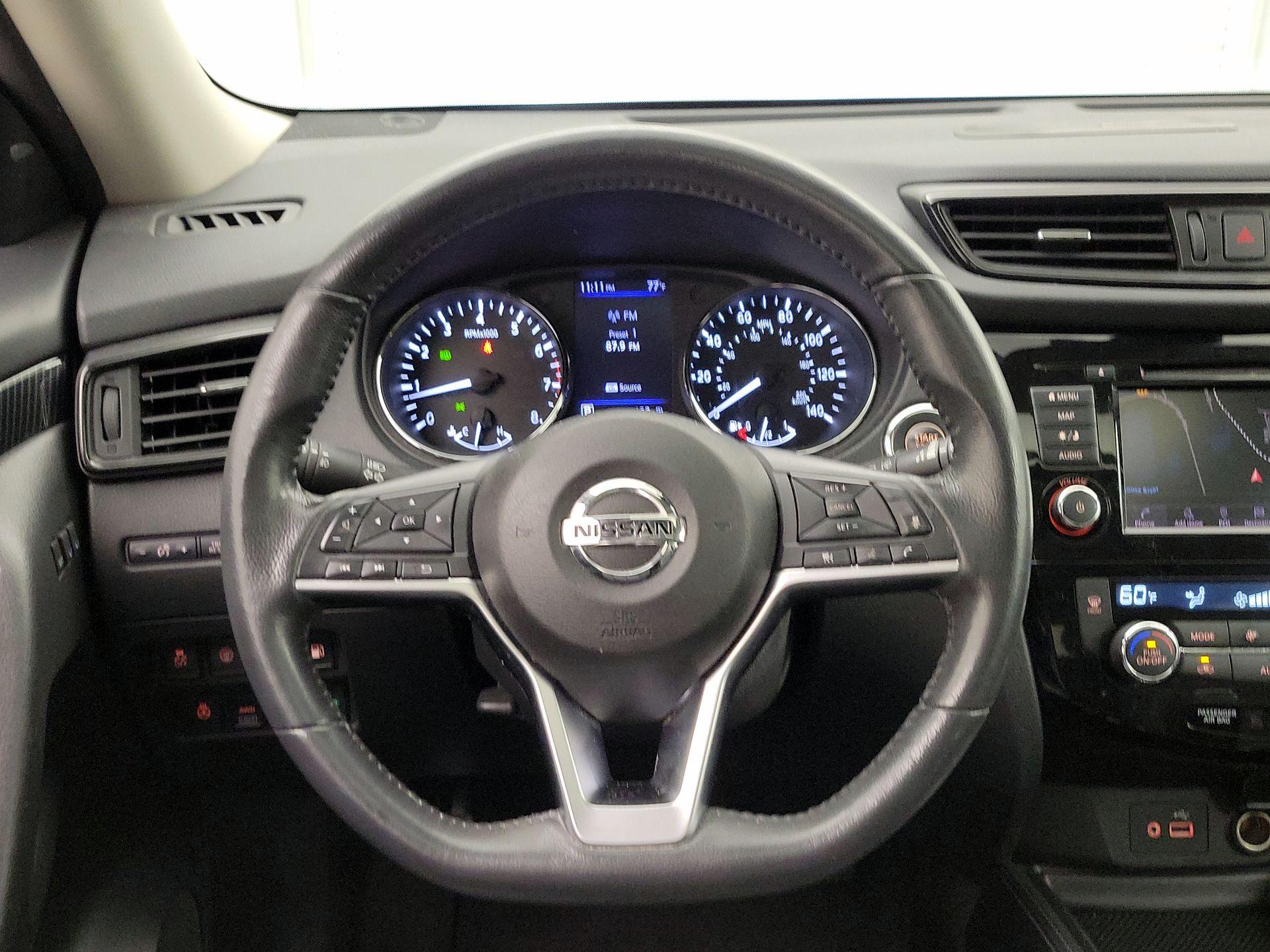 Thumbnail: 2018 Nissan Rogue - 10