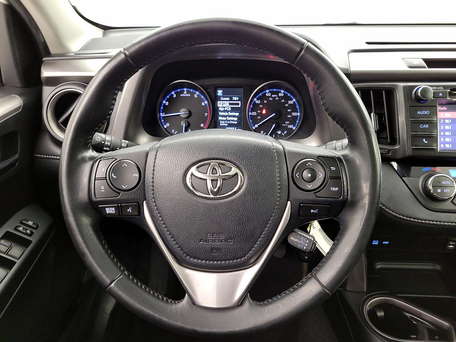 Thumbnail: 2018 Toyota RAV4 - 10