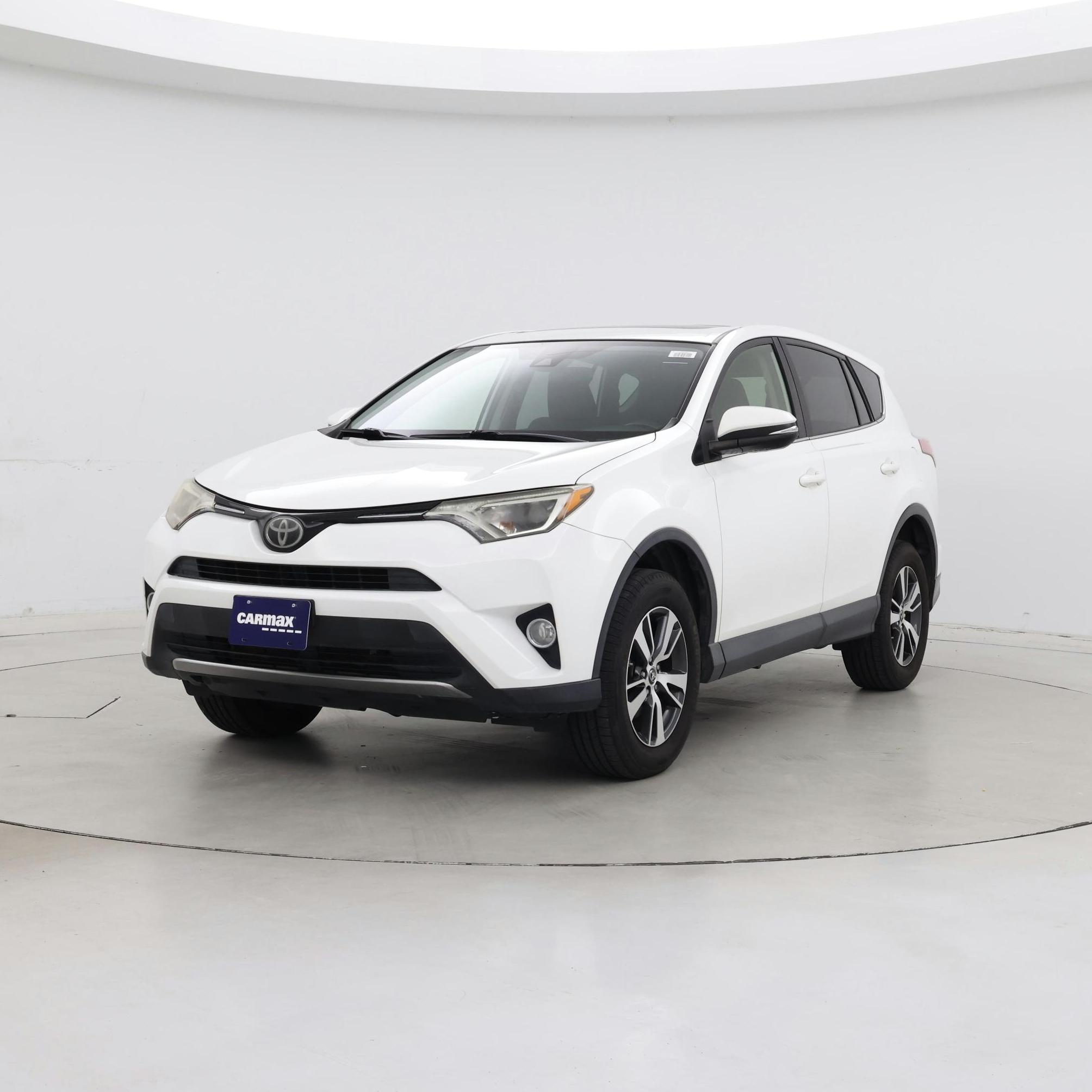 Thumbnail: 2018 Toyota RAV4 - 4