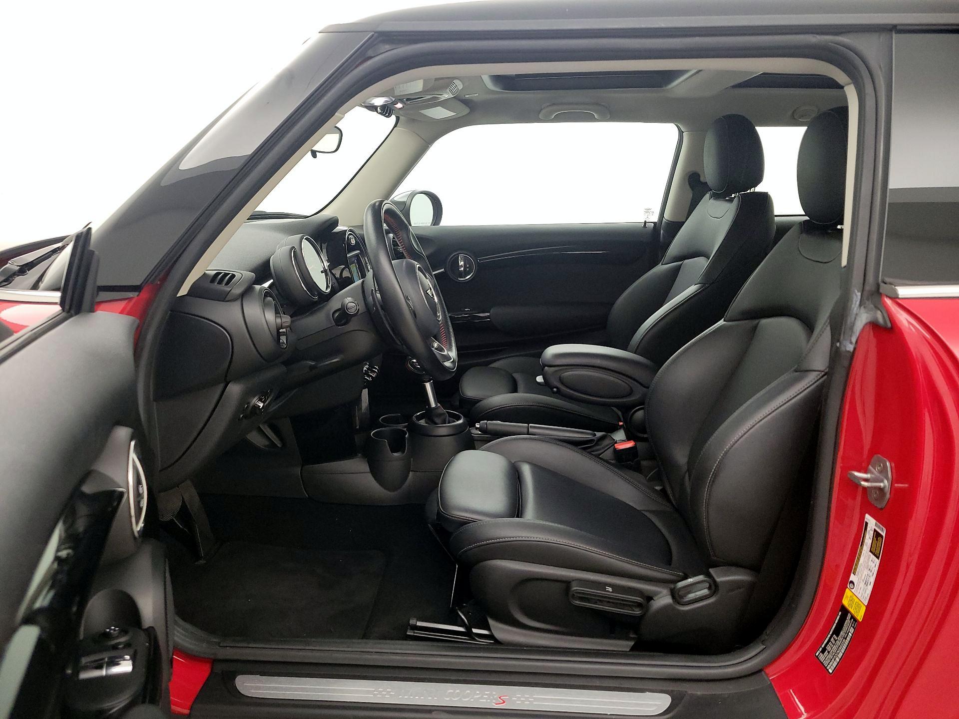 Thumbnail: 2019 MINI Cooper Hardtop - 11