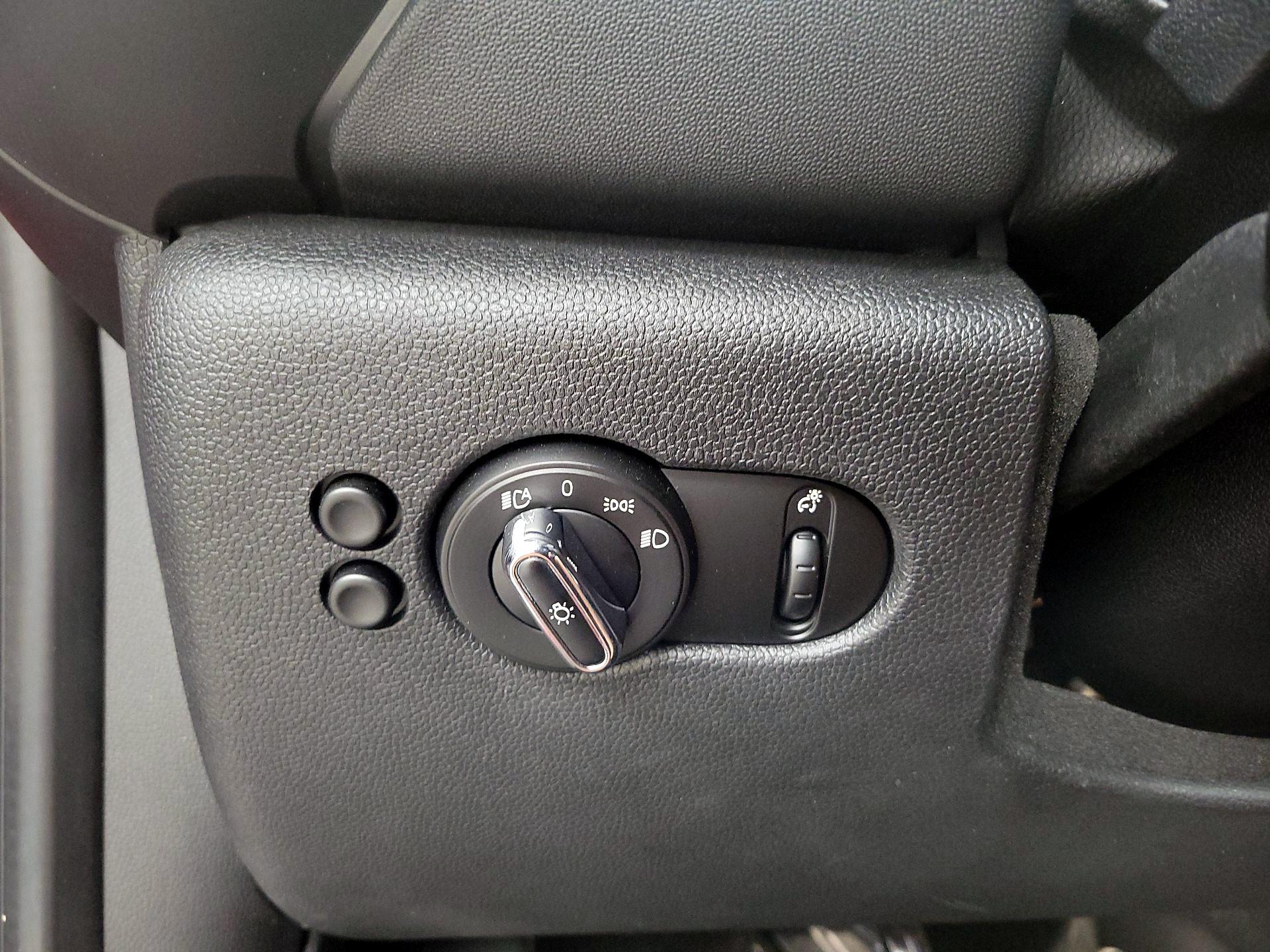 Thumbnail: 2019 MINI Cooper Hardtop - 13