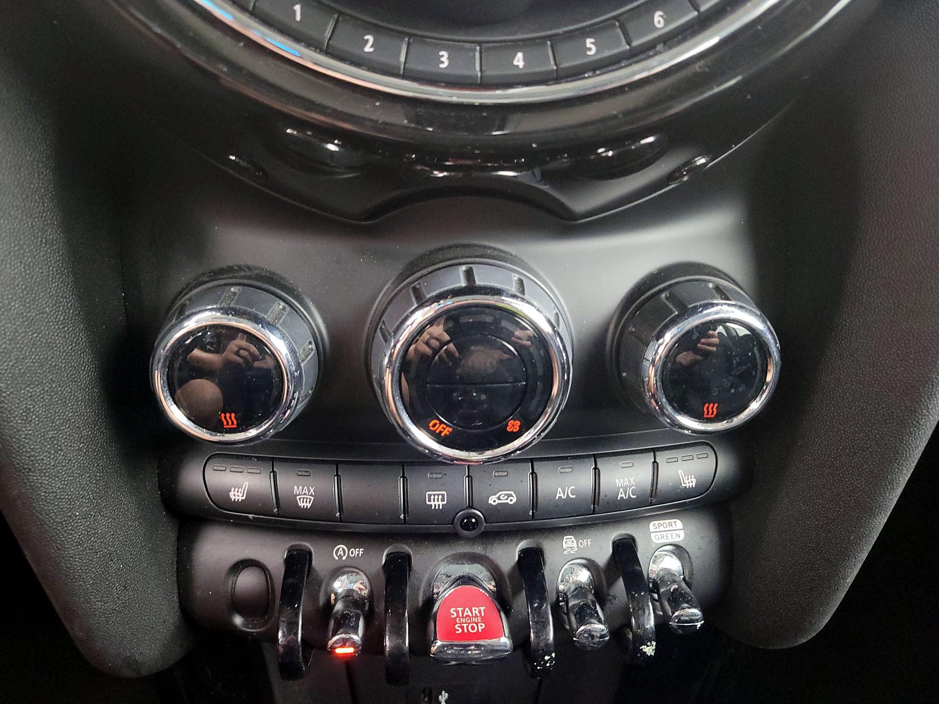 Thumbnail: 2019 MINI Cooper Hardtop - 16