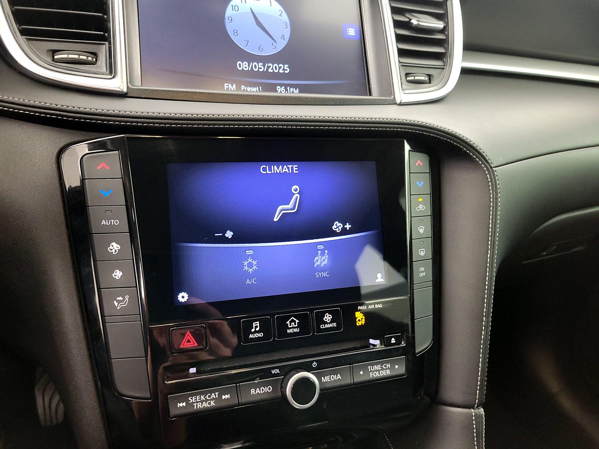 Thumbnail: 2019 INFINITI QX50 - 16