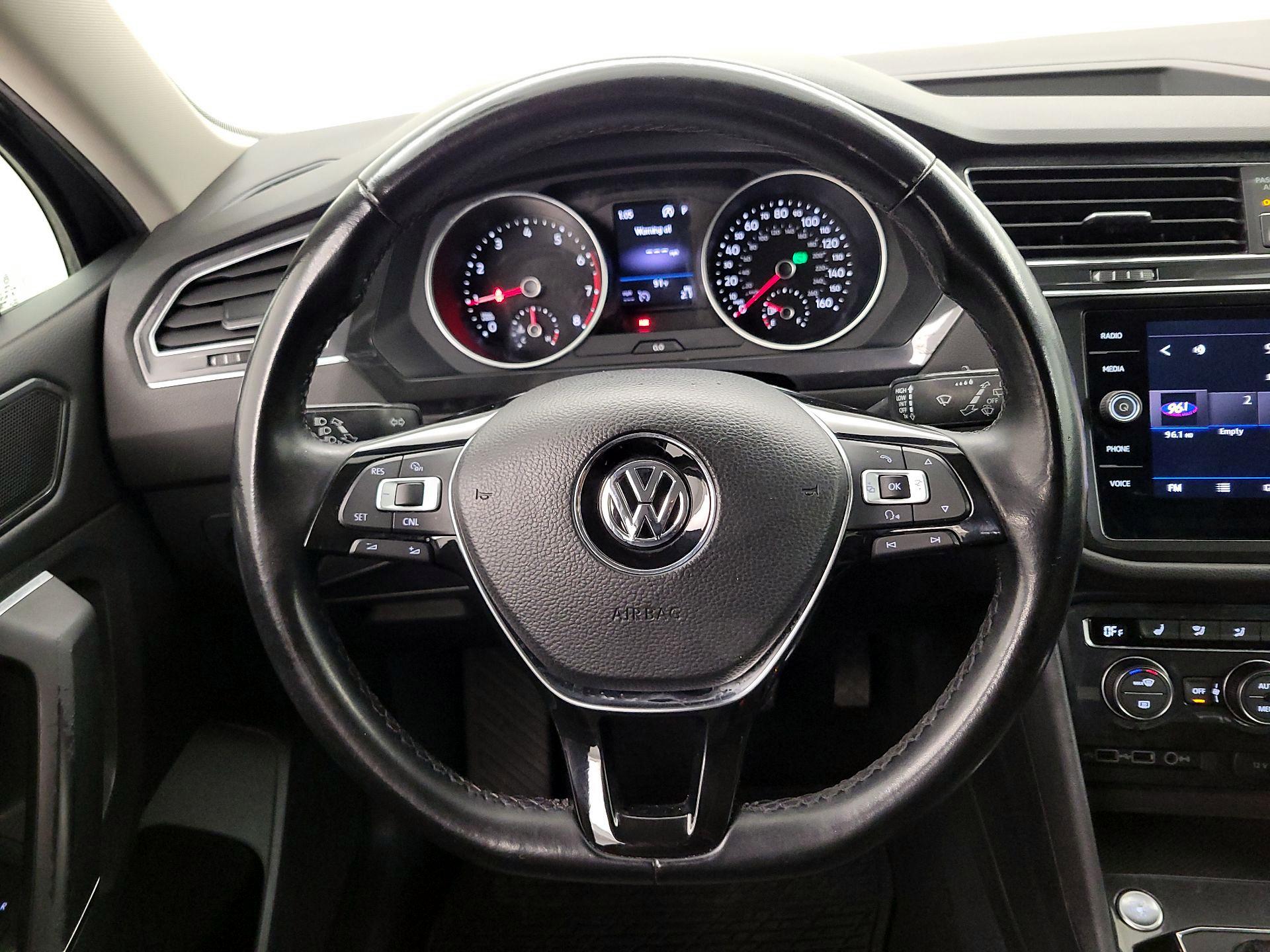 Thumbnail: 2018 Volkswagen Tiguan - 10