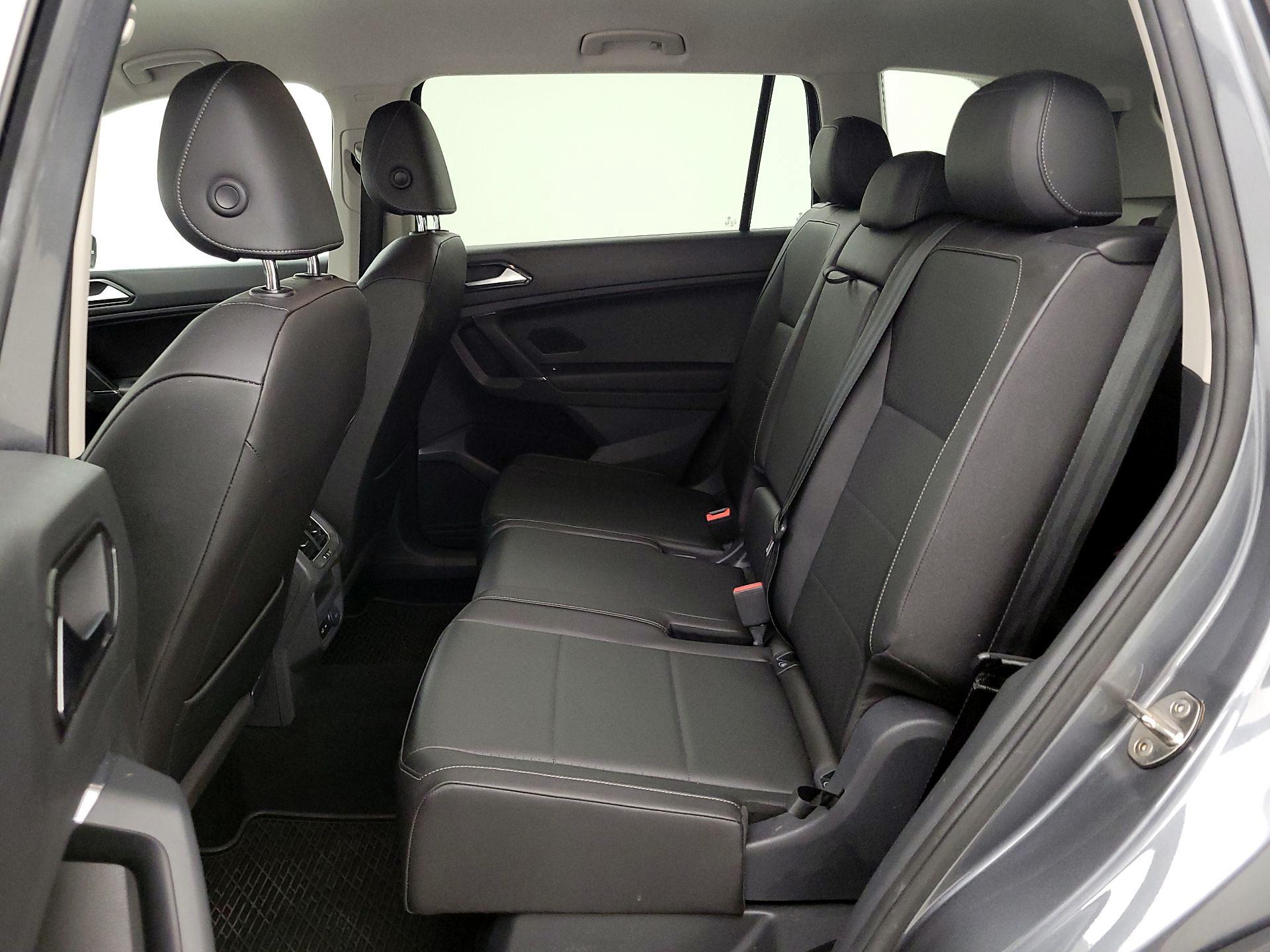 Thumbnail: 2018 Volkswagen Tiguan - 19