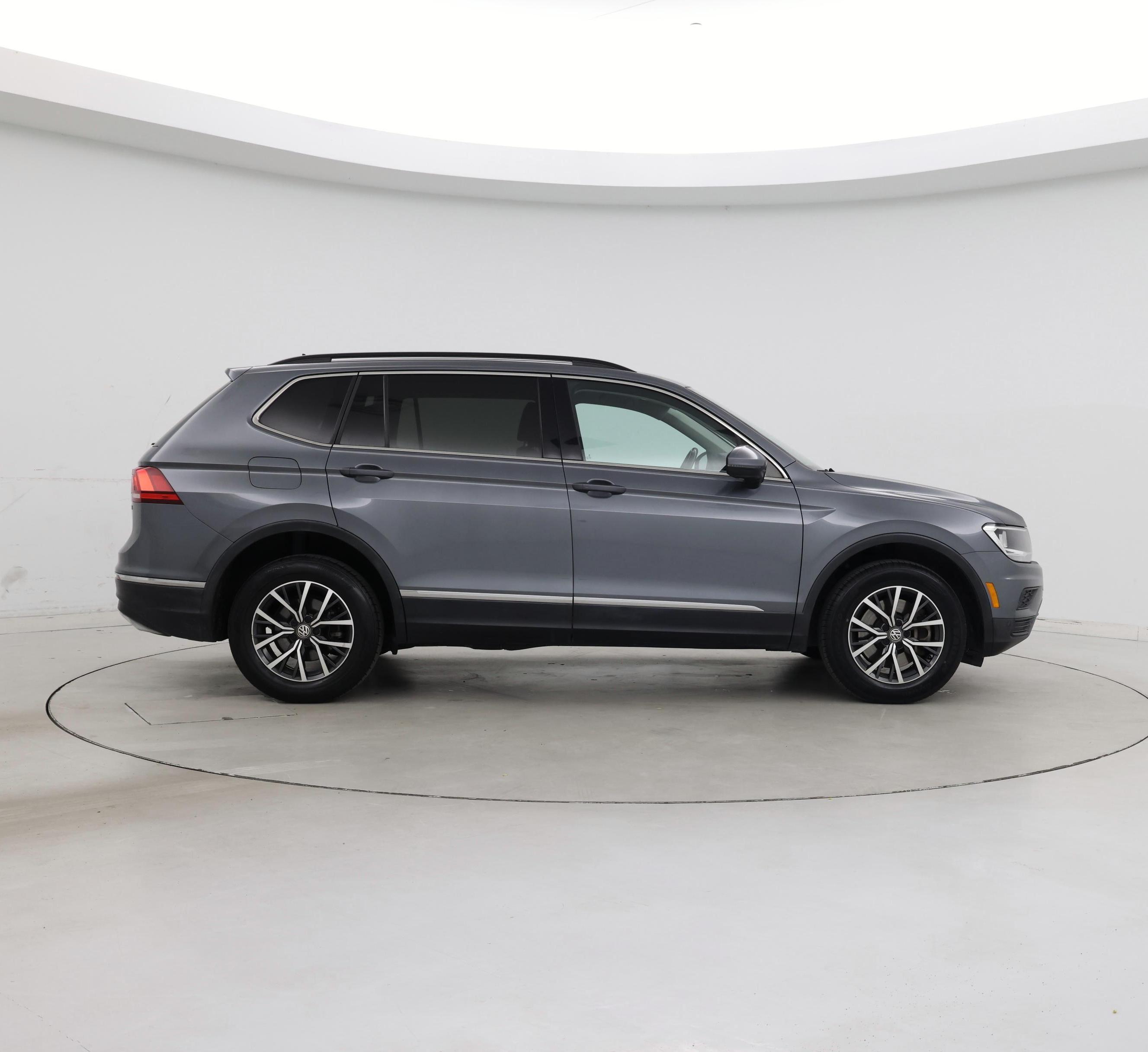 Thumbnail: 2018 Volkswagen Tiguan - 7