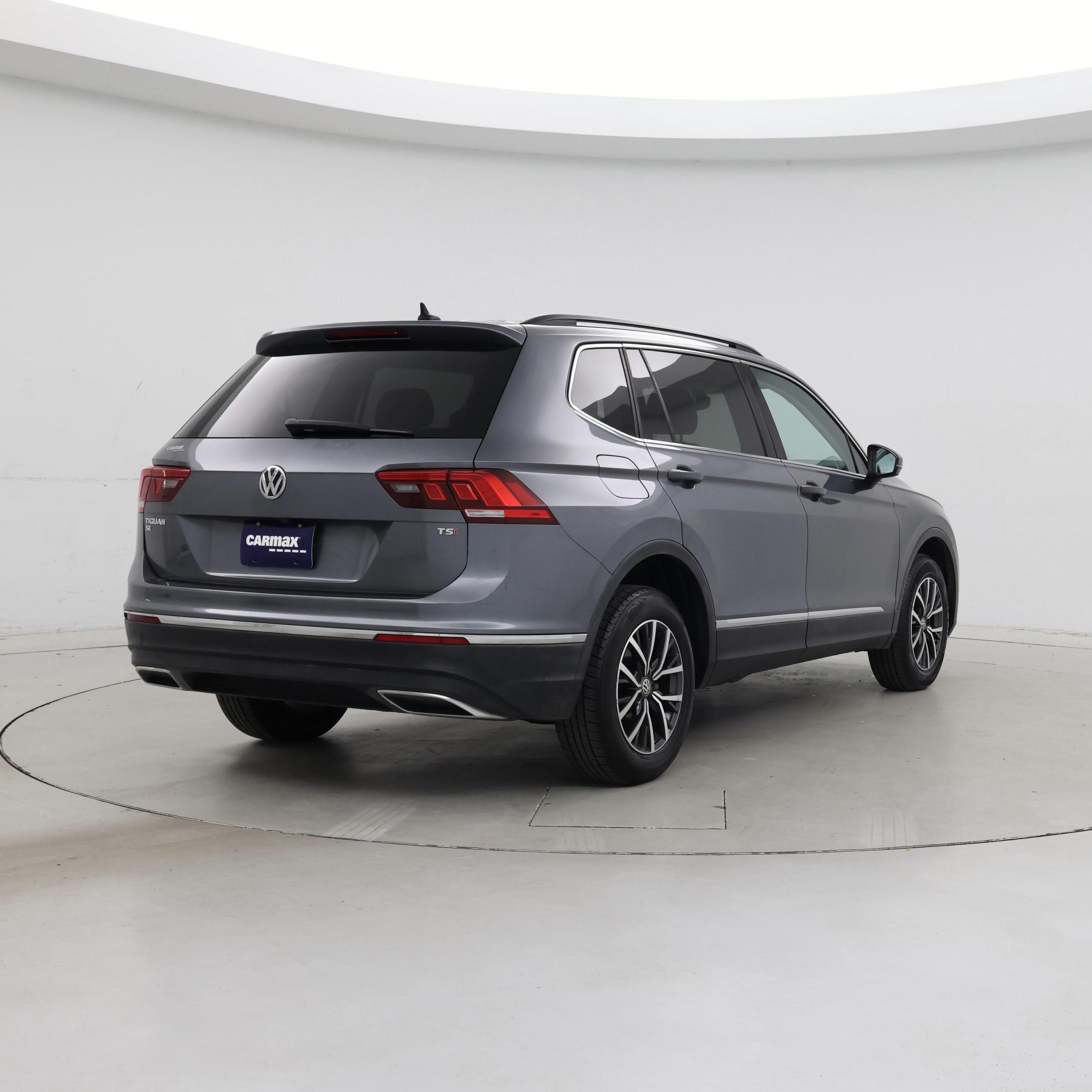 Thumbnail: 2018 Volkswagen Tiguan - 8