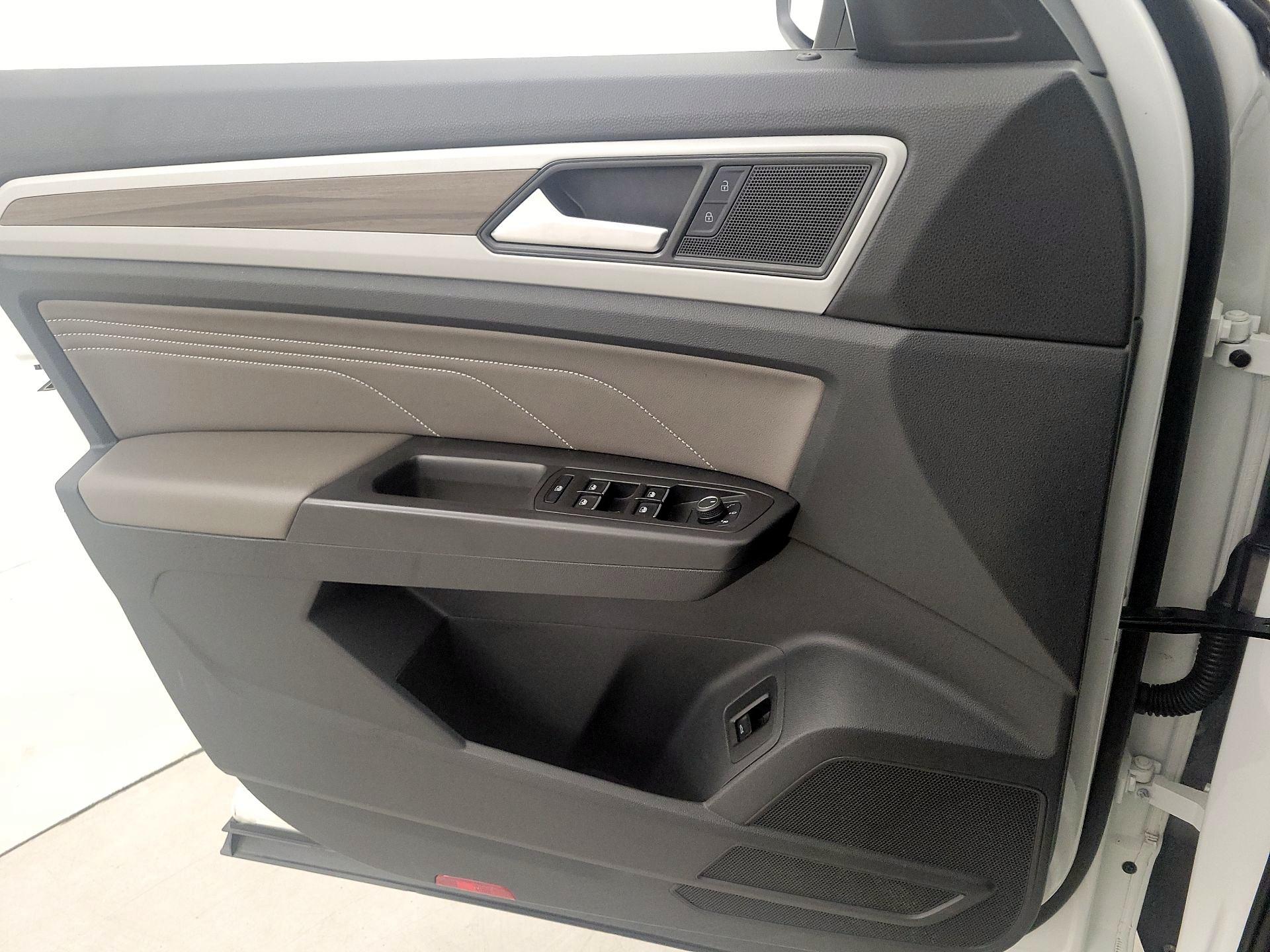 Thumbnail: 2022 Volkswagen Atlas - 12