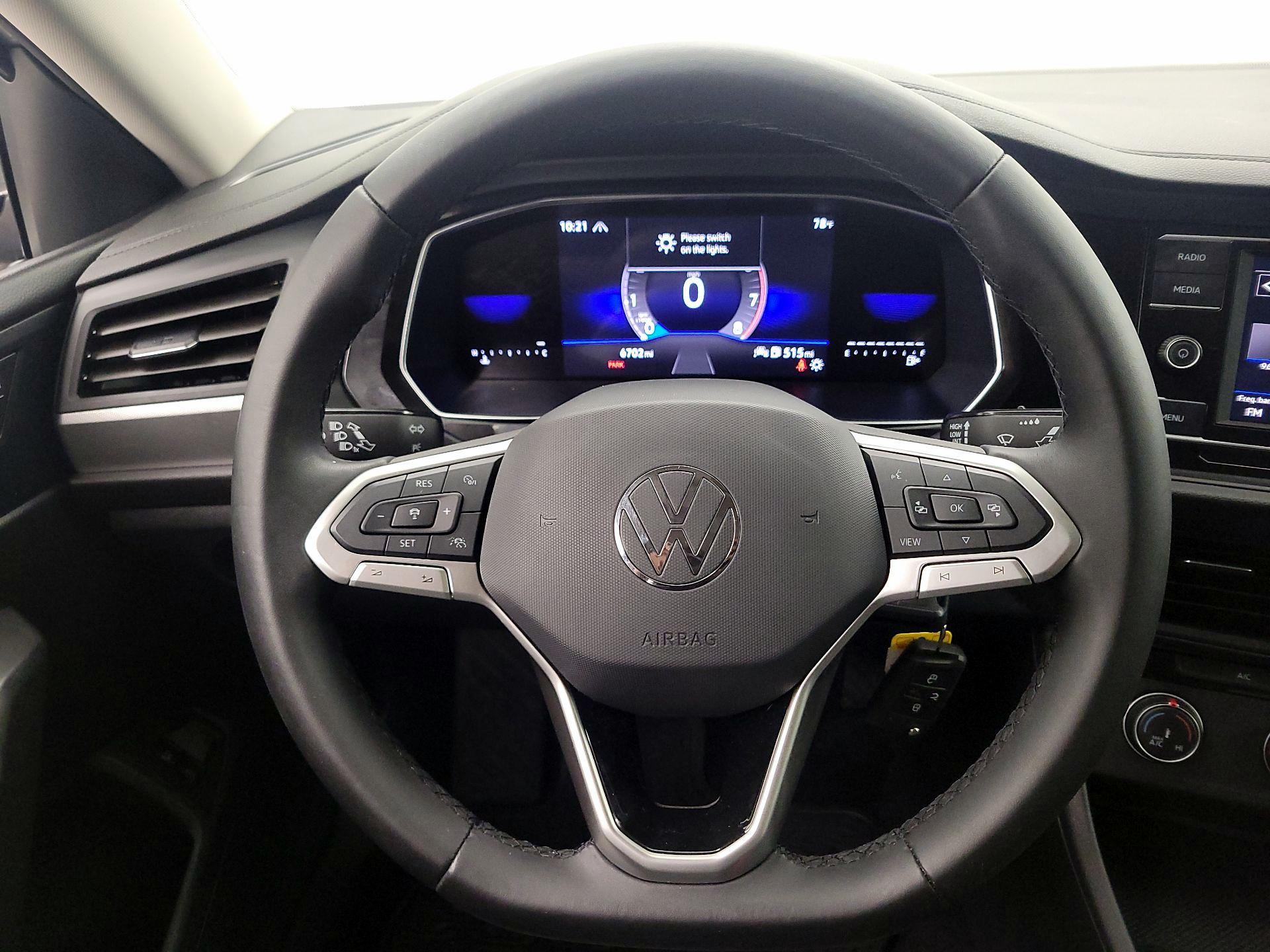 Thumbnail: 2024 Volkswagen Jetta - 10
