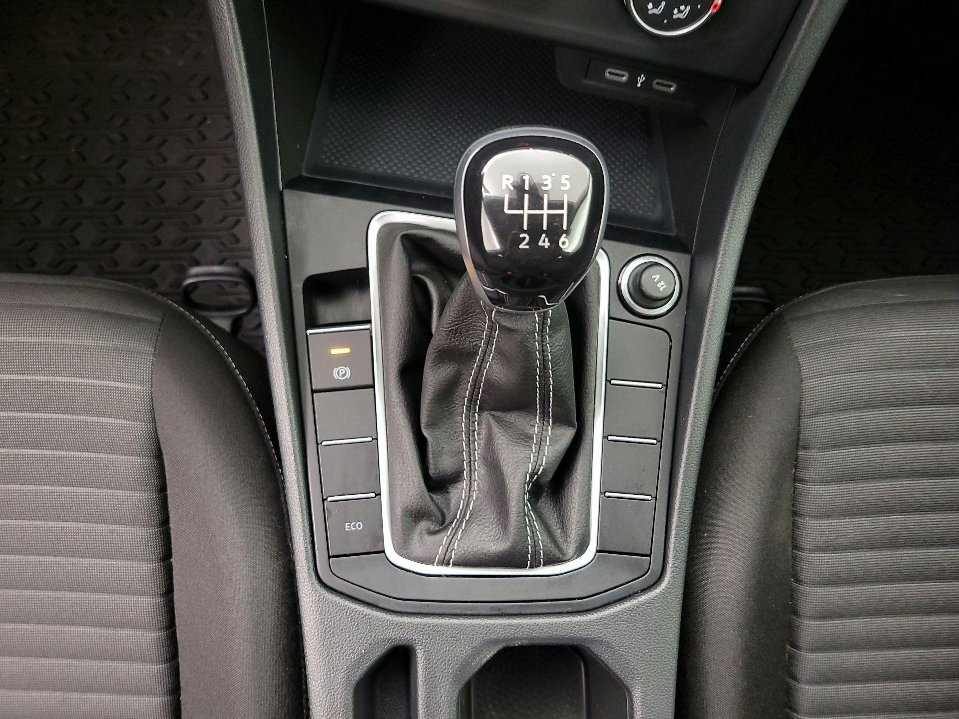 Thumbnail: 2024 Volkswagen Jetta - 17
