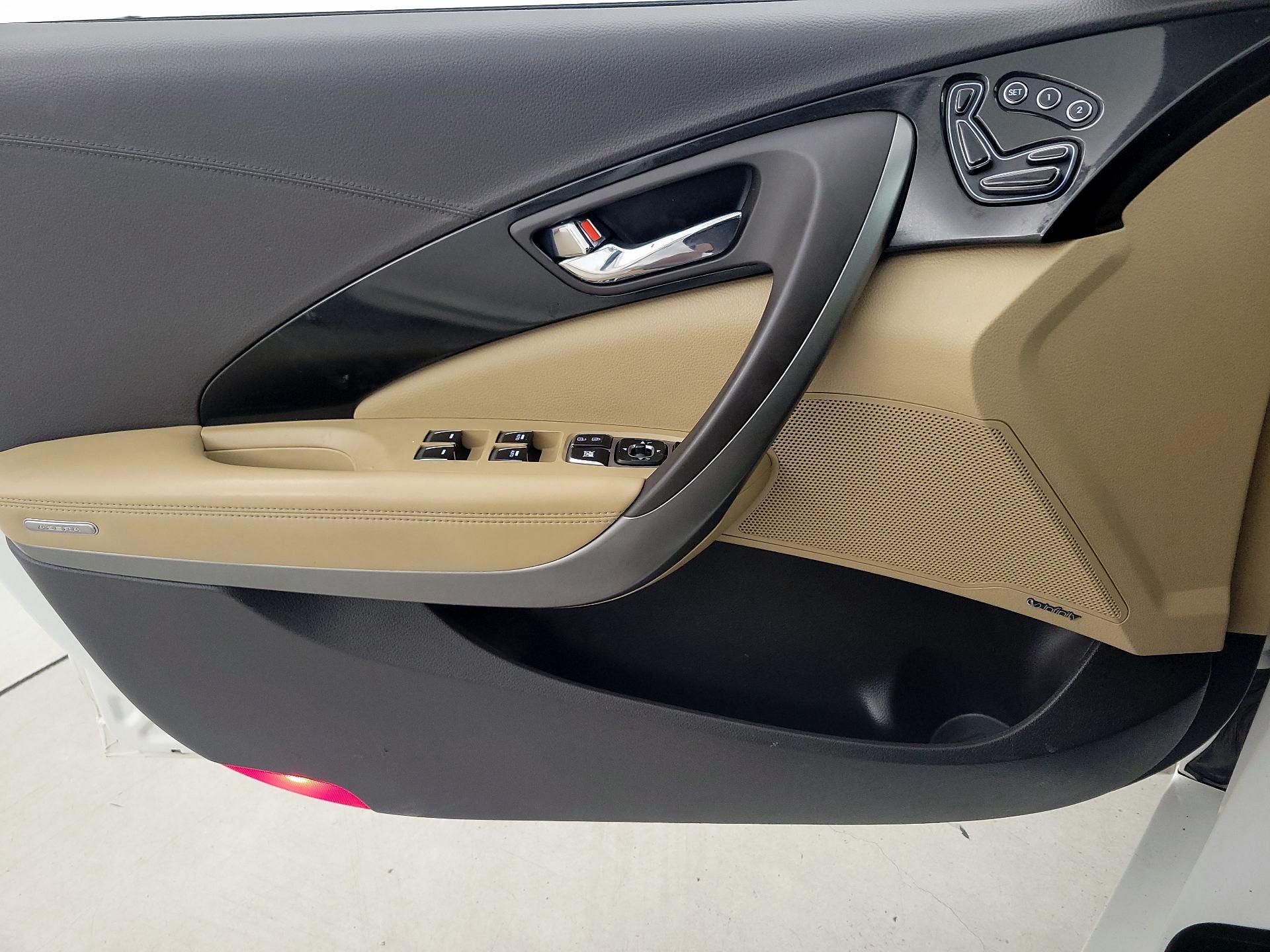 Thumbnail: 2016 Hyundai Azera - 12
