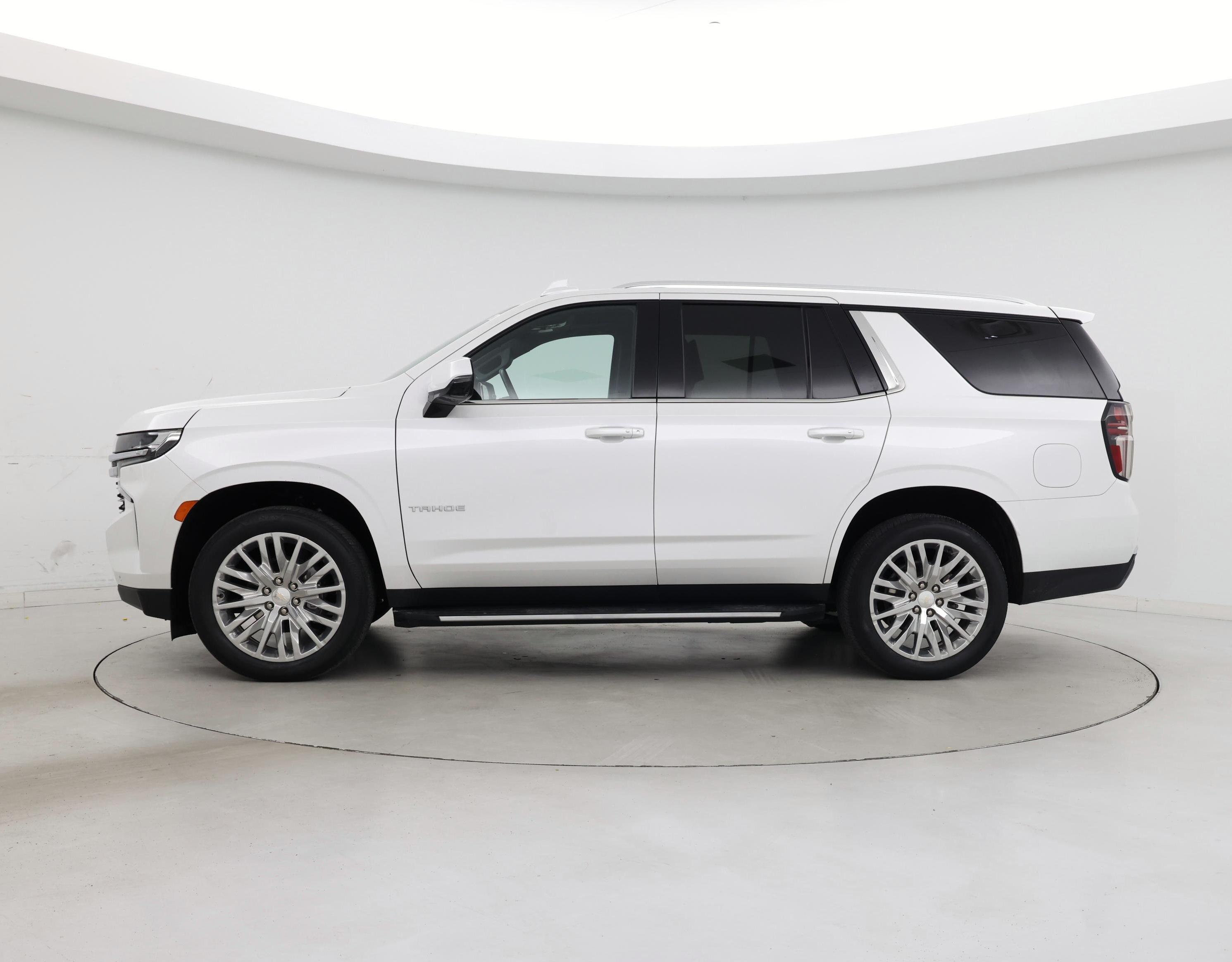 Thumbnail: 2023 Chevrolet Tahoe - 3