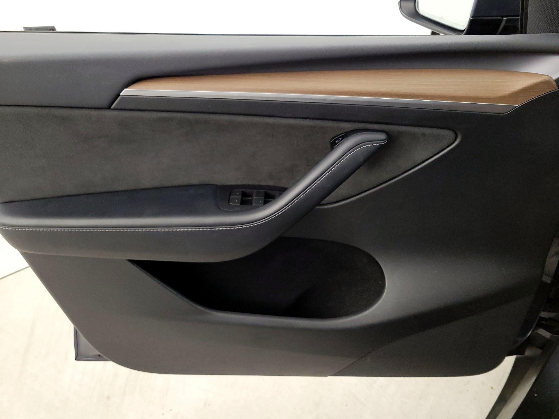 Thumbnail: 2023 Tesla Model Y - 12