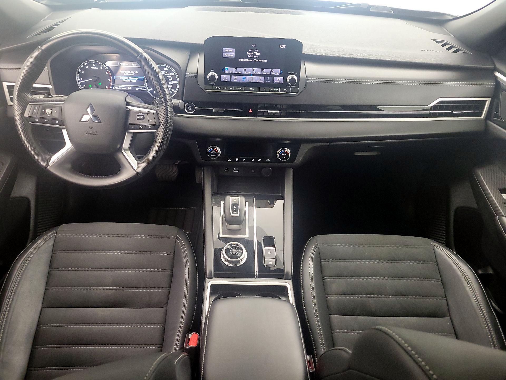 Thumbnail: 2022 Mitsubishi Outlander - 9