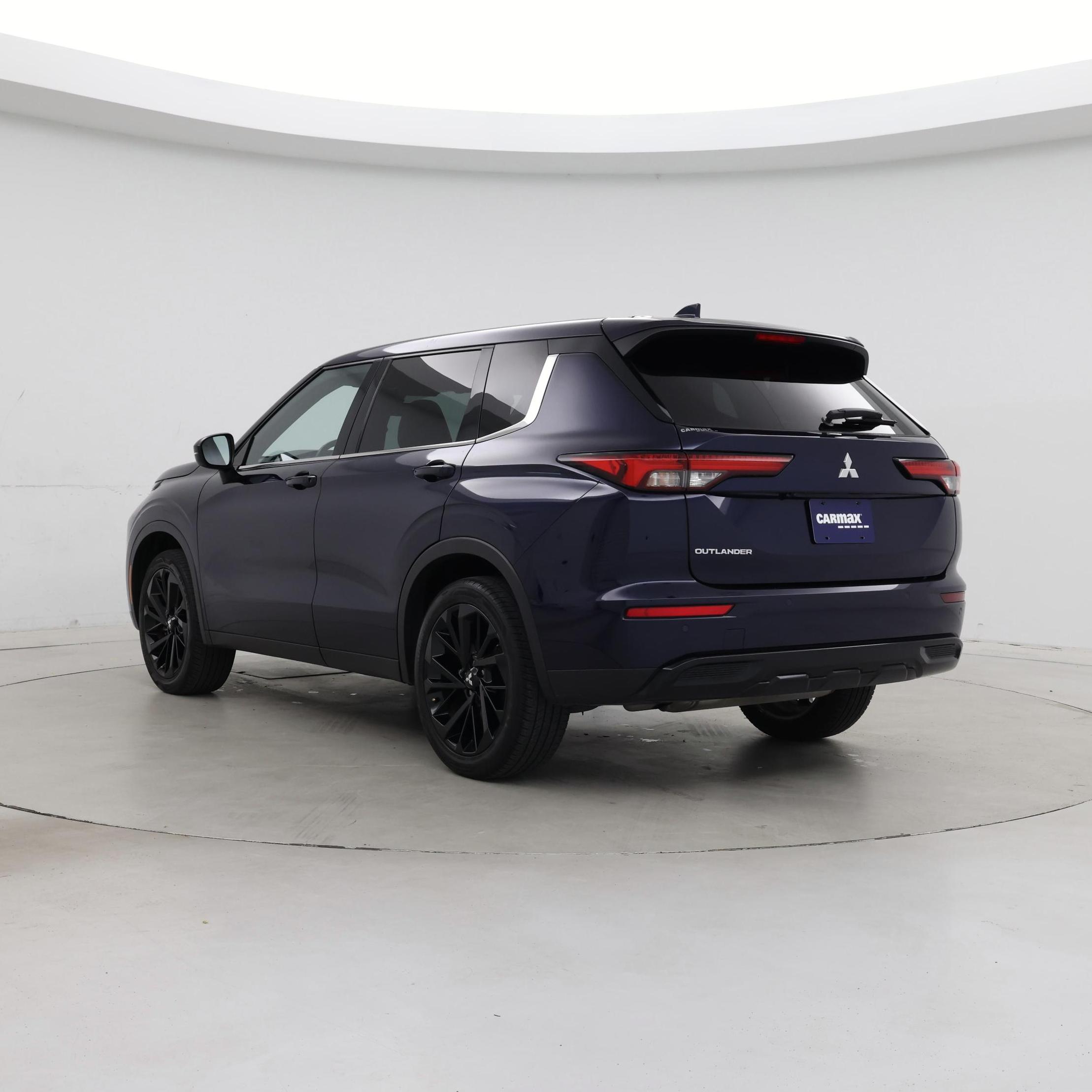 Thumbnail: 2022 Mitsubishi Outlander - 2