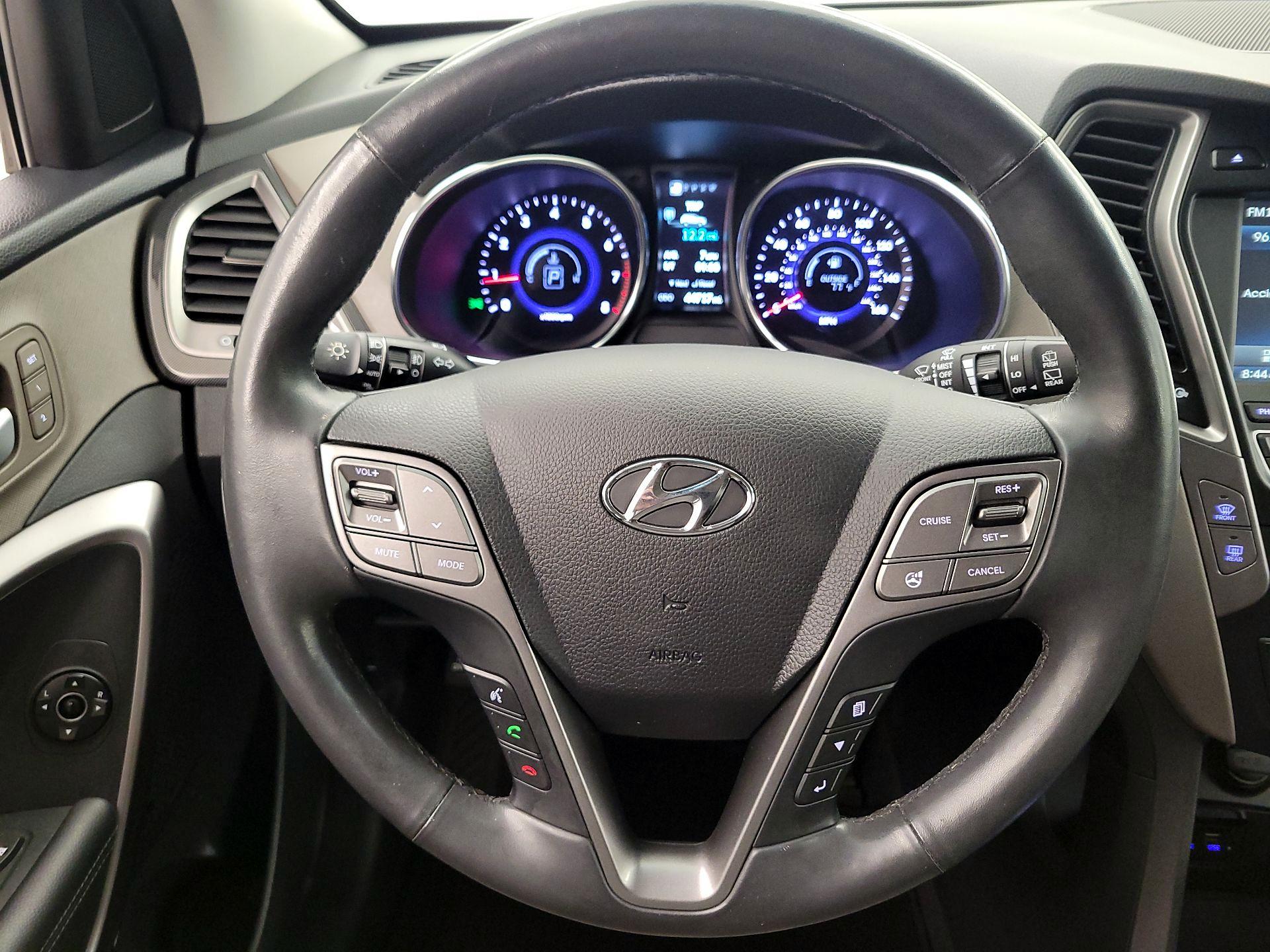 Thumbnail: 2015 Hyundai Santa Fe - 10
