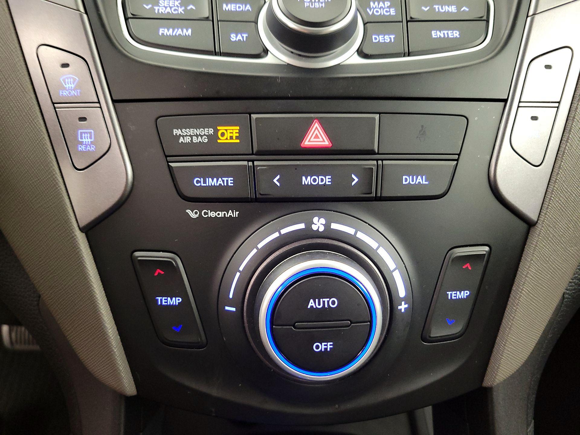 Thumbnail: 2015 Hyundai Santa Fe - 17