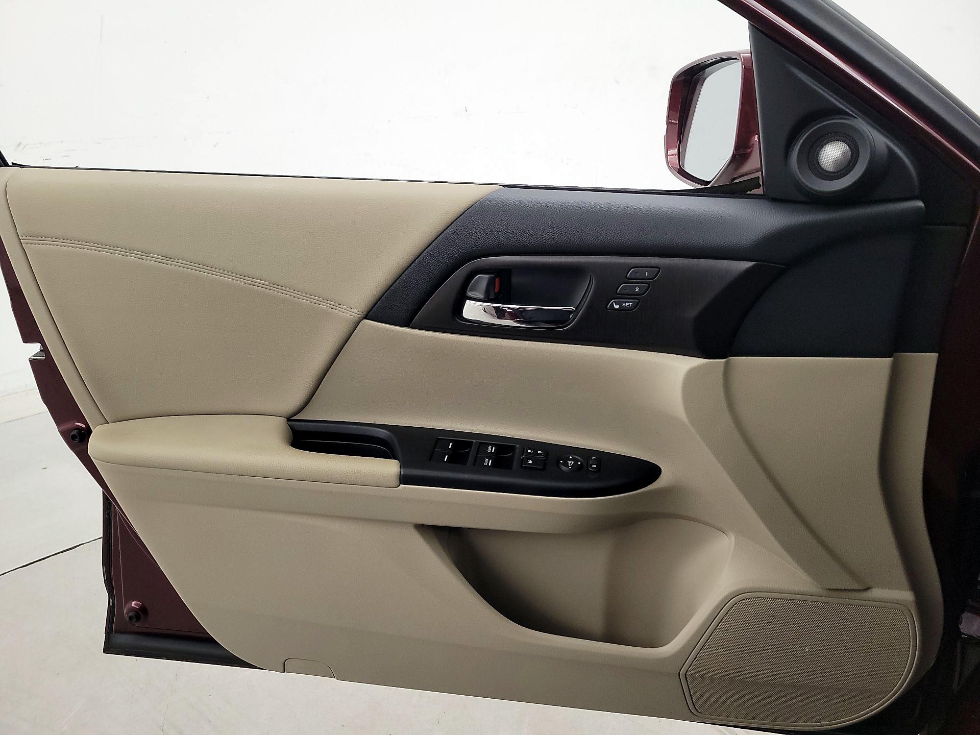 Thumbnail: 2013 Honda Accord - 12