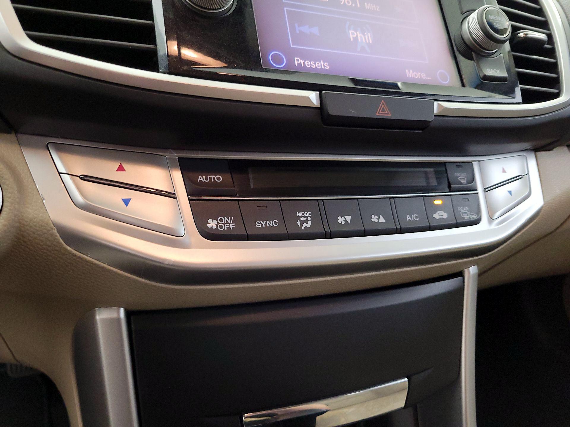 Thumbnail: 2013 Honda Accord - 16